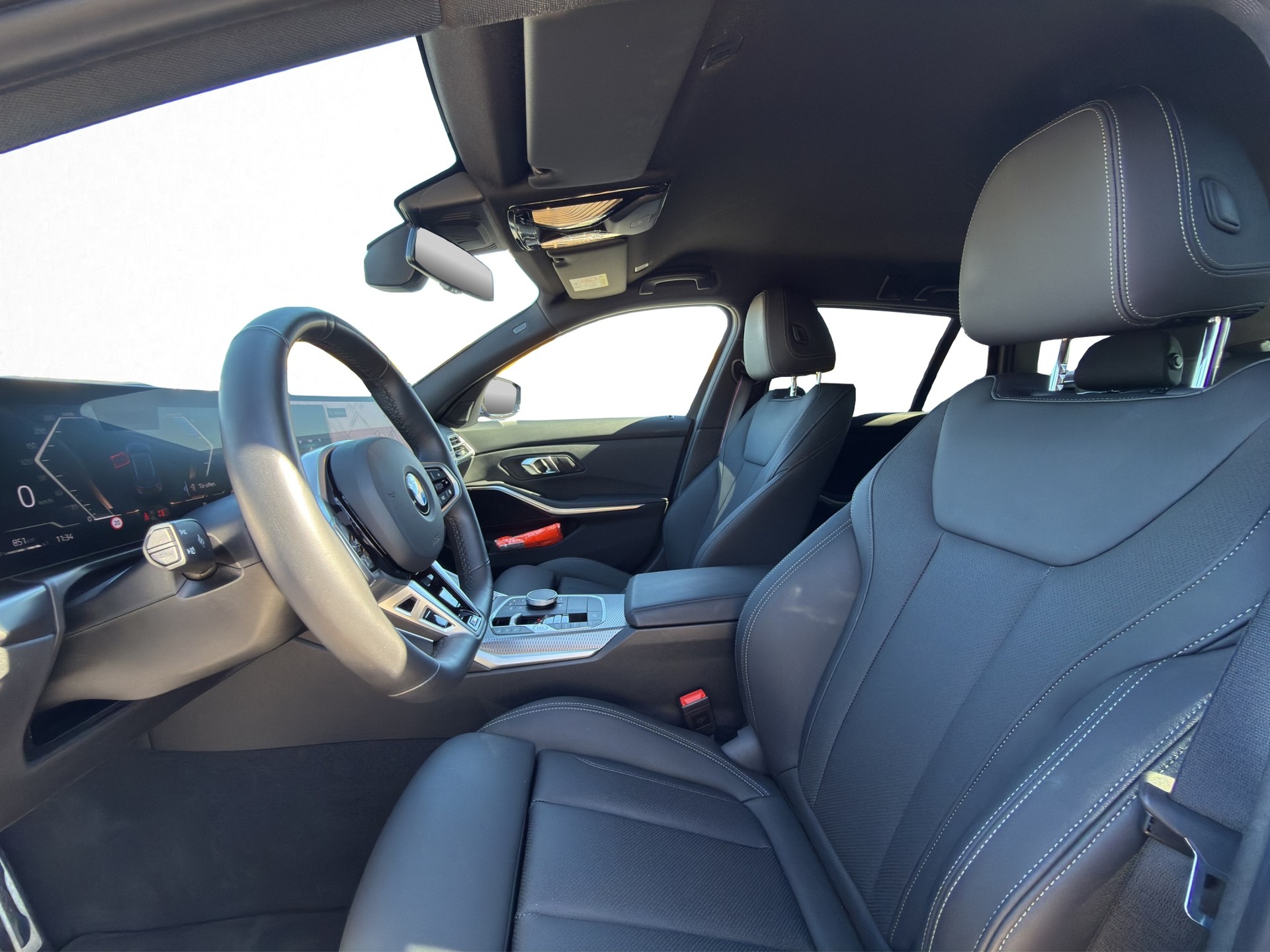 BMW 320d xDrive 48V Touring Steptronic M Sport Pro-image-12