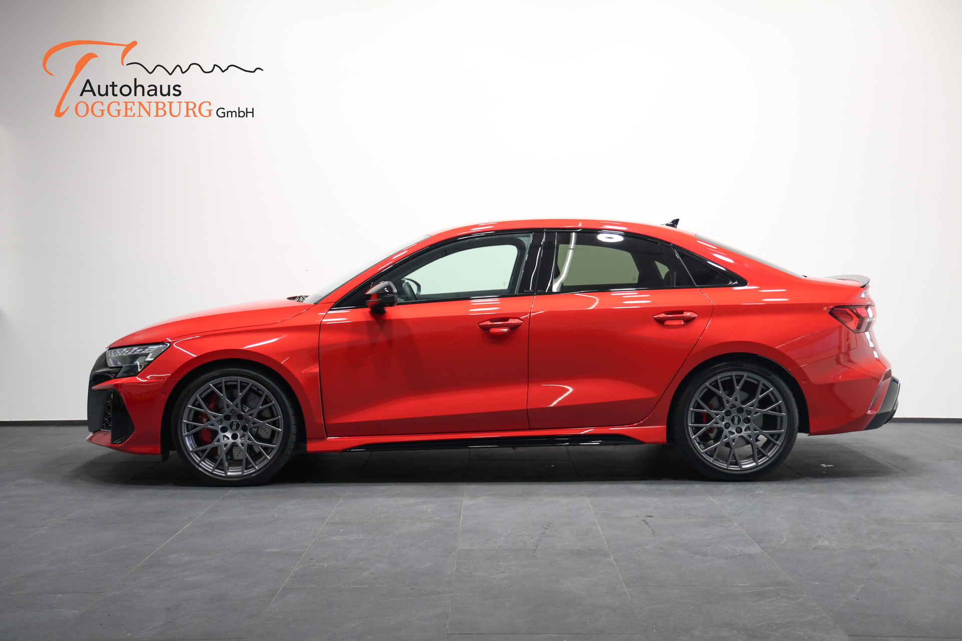 AUDI RS3 Limousine 2.5 TSI quattro S-tronic *Facelift*5 Jahre Werksgarantie*-image-11