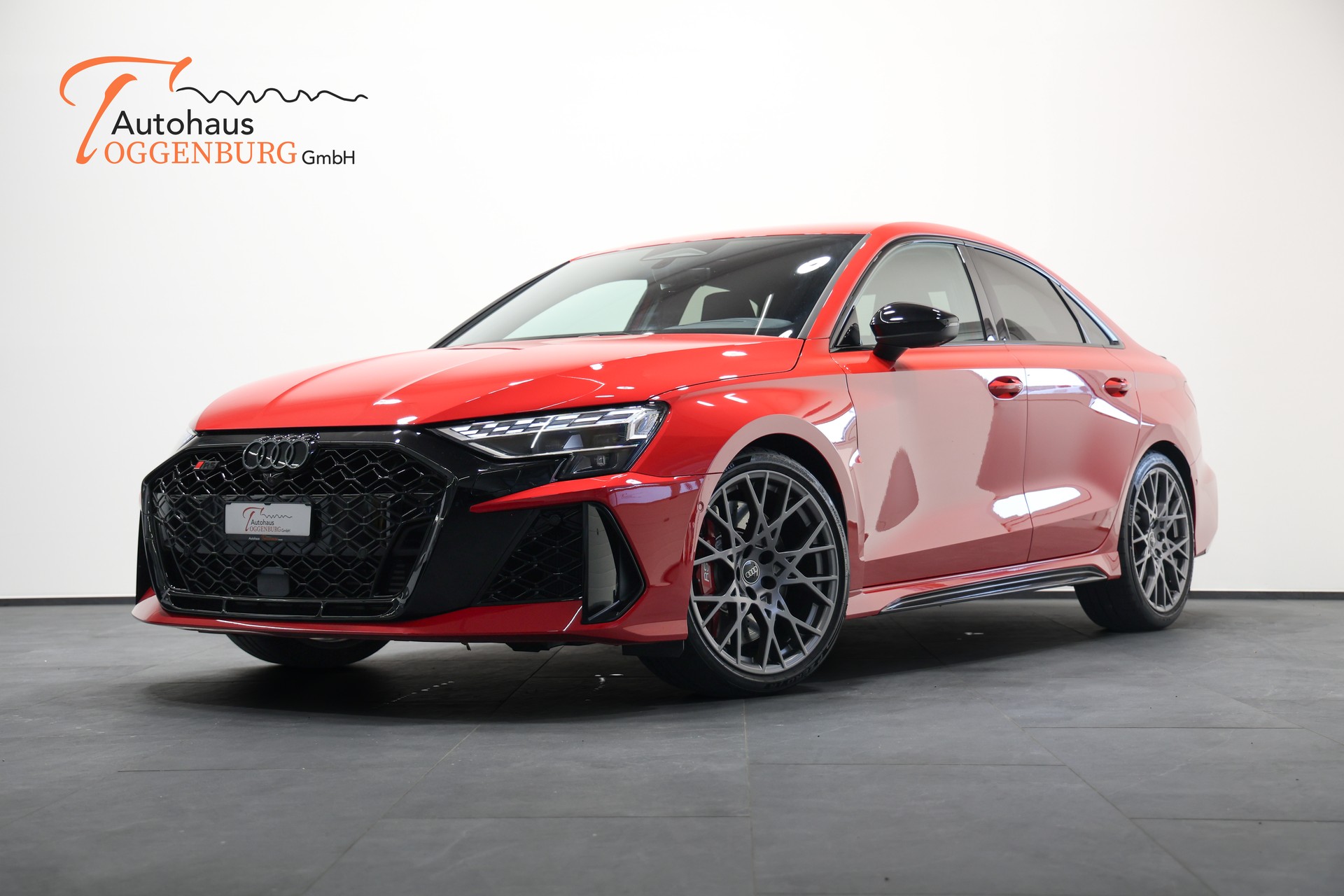 AUDI RS3 Limousine 2.5 TSI quattro S-tronic *Facelift*5 Jahre Werksgarantie*-image-2