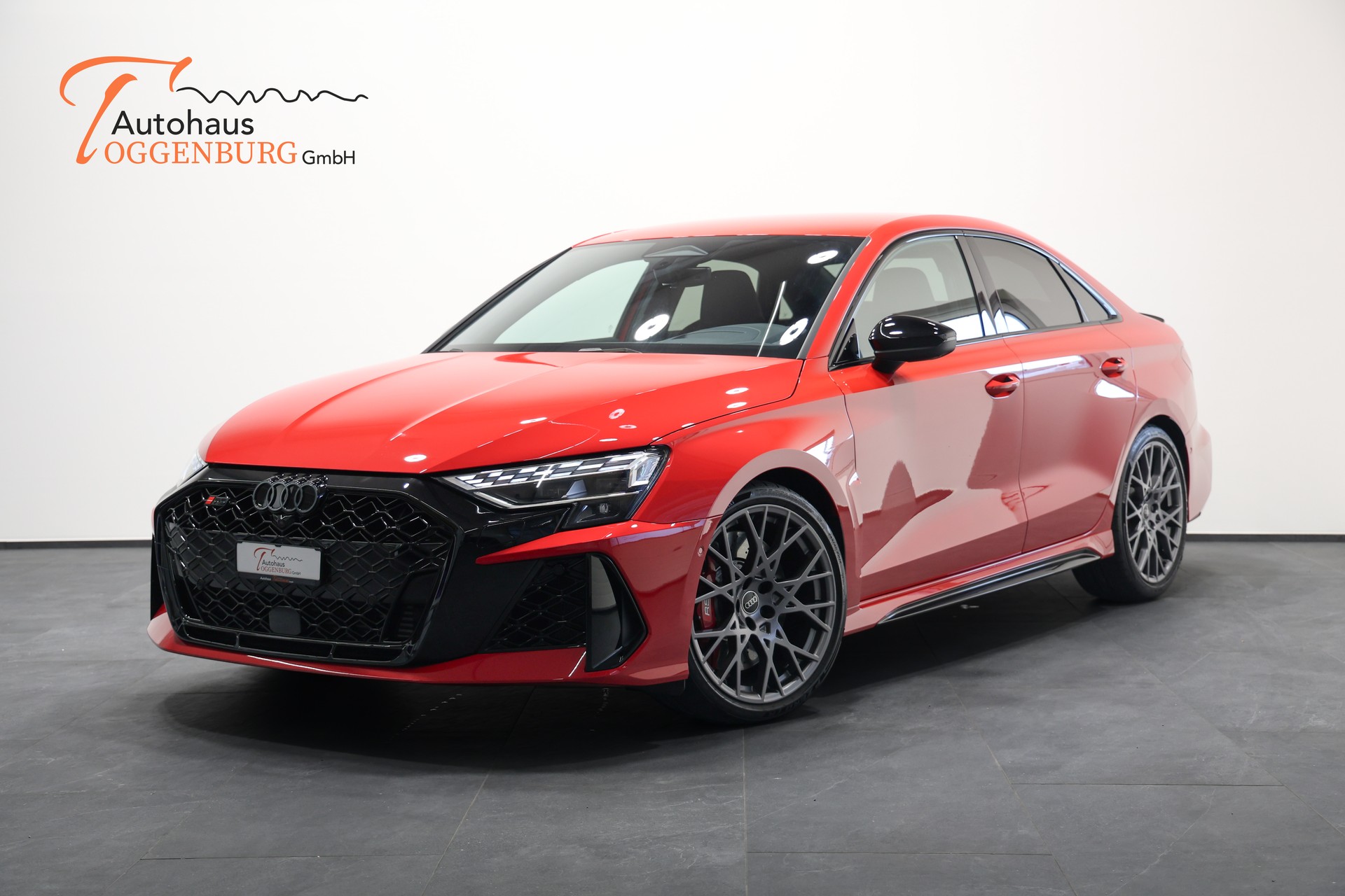 AUDI RS3 Limousine 2.5 TSI quattro S-tronic *Facelift*5 Jahre Werksgarantie*-image-0