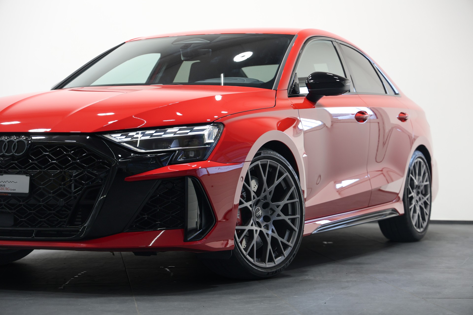 AUDI RS3 Limousine 2.5 TSI quattro S-tronic *Facelift*5 Jahre Werksgarantie*-image-9