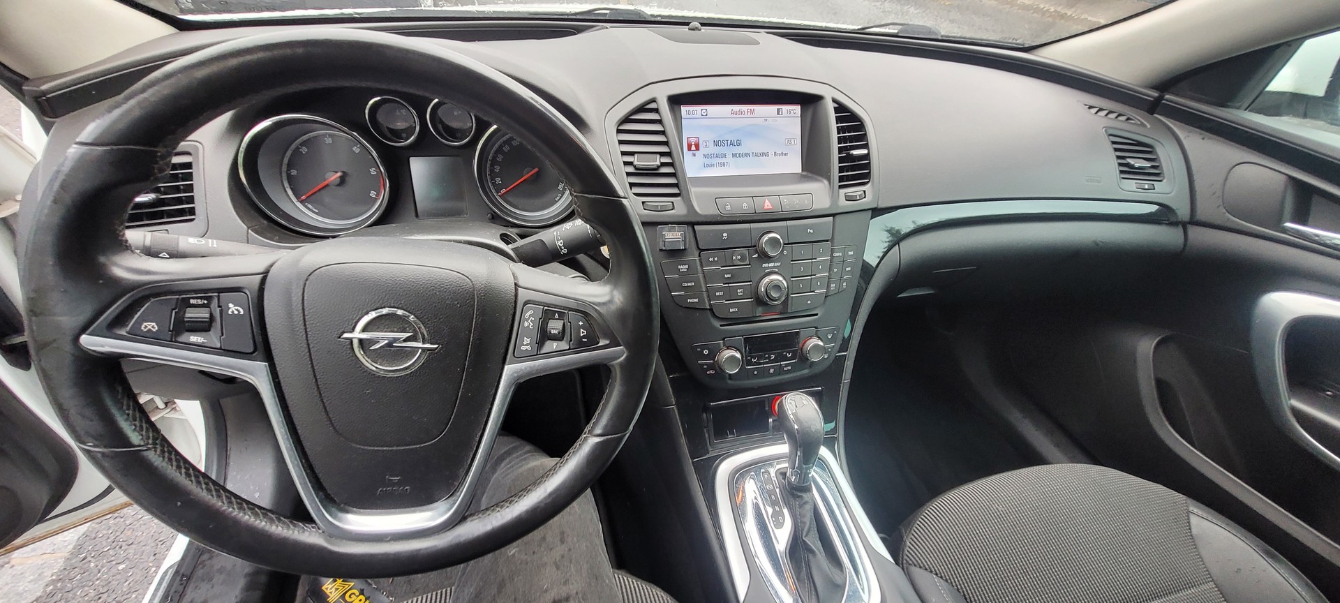 OPEL Insignia Sports Tourer 2.0 CDTI Cosmo Automatic-image-13