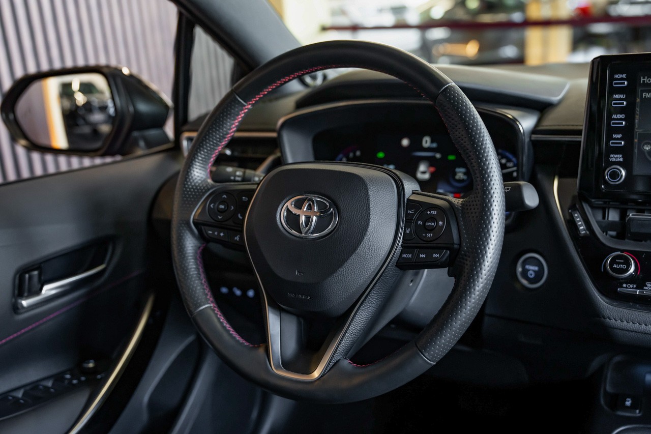 TOYOTA Corolla 2.0 HSD GR-S e-CVT-image-30