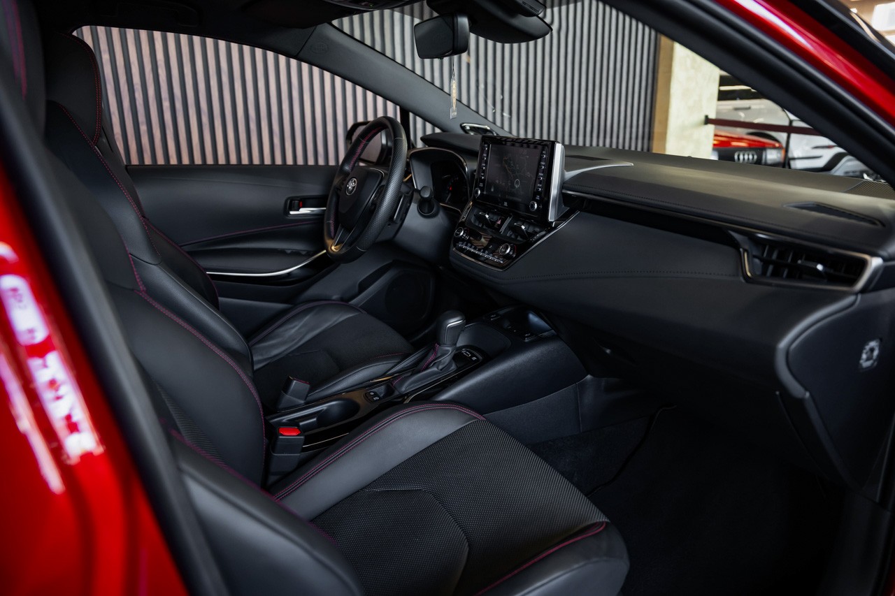 TOYOTA Corolla 2.0 HSD GR-S e-CVT-image-14