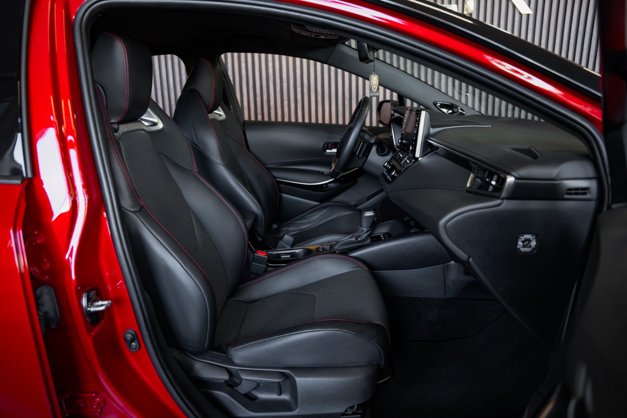 TOYOTA Corolla 2.0 HSD GR-S e-CVT-image-15