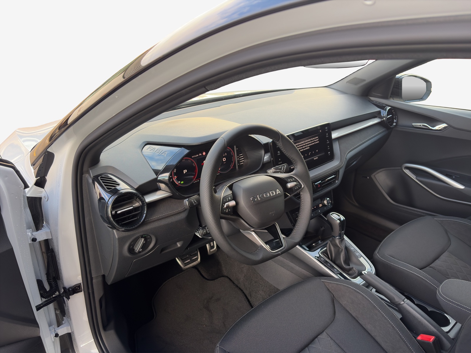SKODA Fabia 1.0 TSI Monte Carlo DSG-image-9