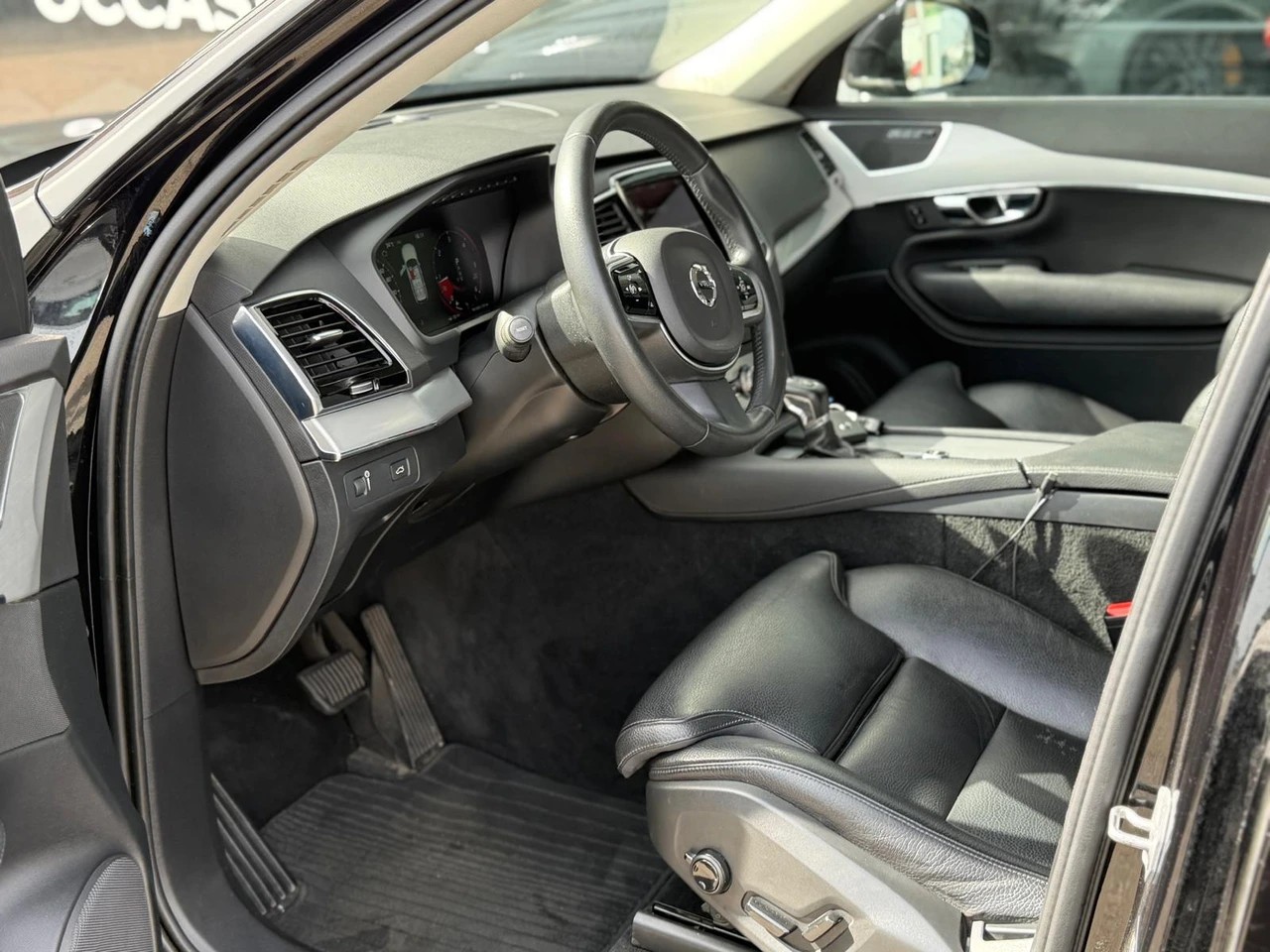 VOLVO XC90 D5 AWD Momentum Geartronic-image-5
