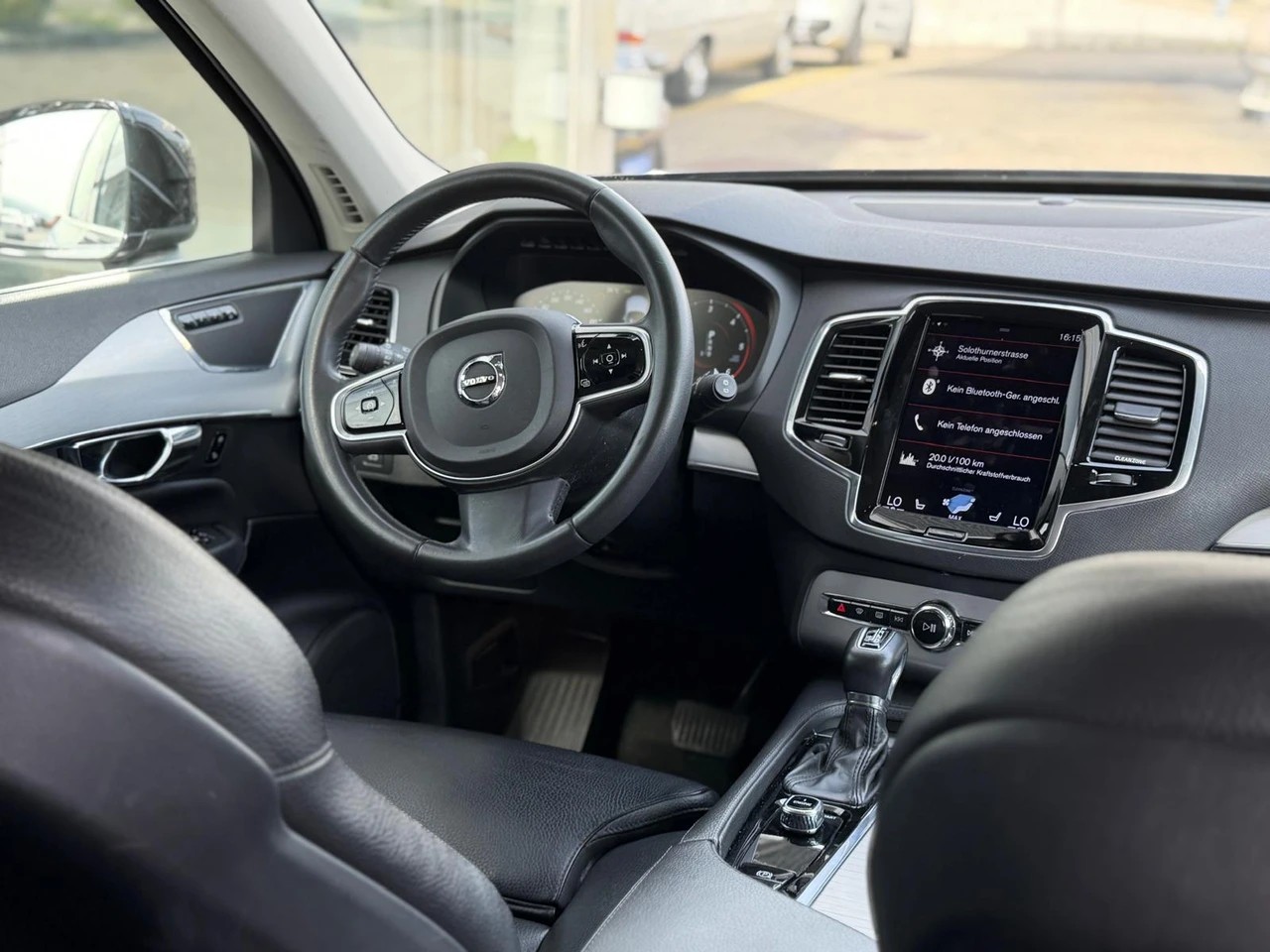 VOLVO XC90 D5 AWD Momentum Geartronic-image-6