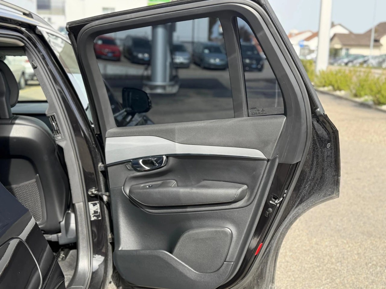 VOLVO XC90 D5 AWD Momentum Geartronic-image-12