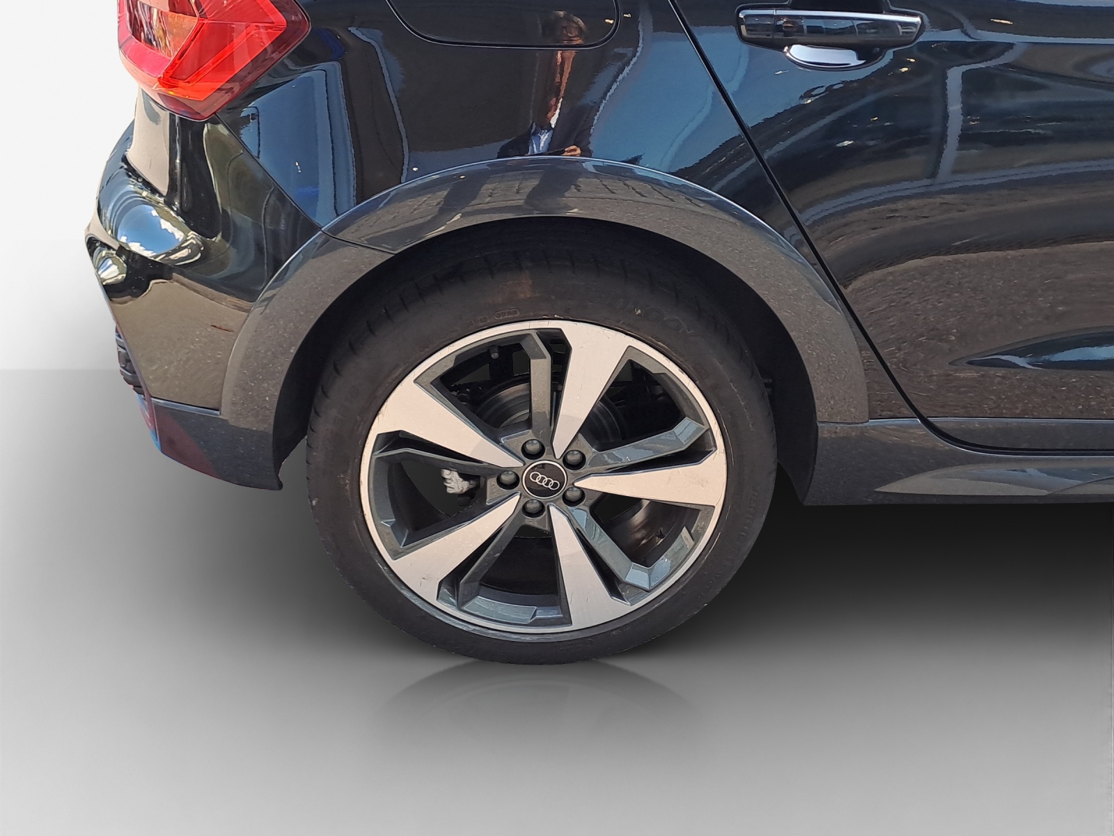 AUDI A1 allstreet 30 TFSI Attraction S-tronic-image-14