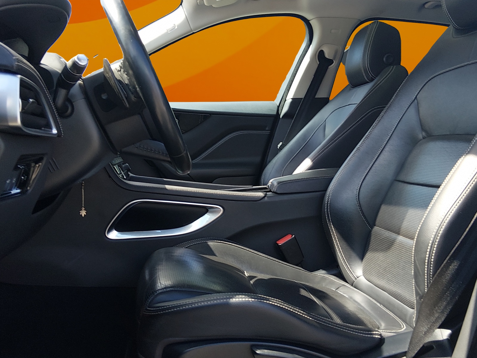 JAGUAR F-Pace 3.0 V6 Prestige AWD Automatik-image-8