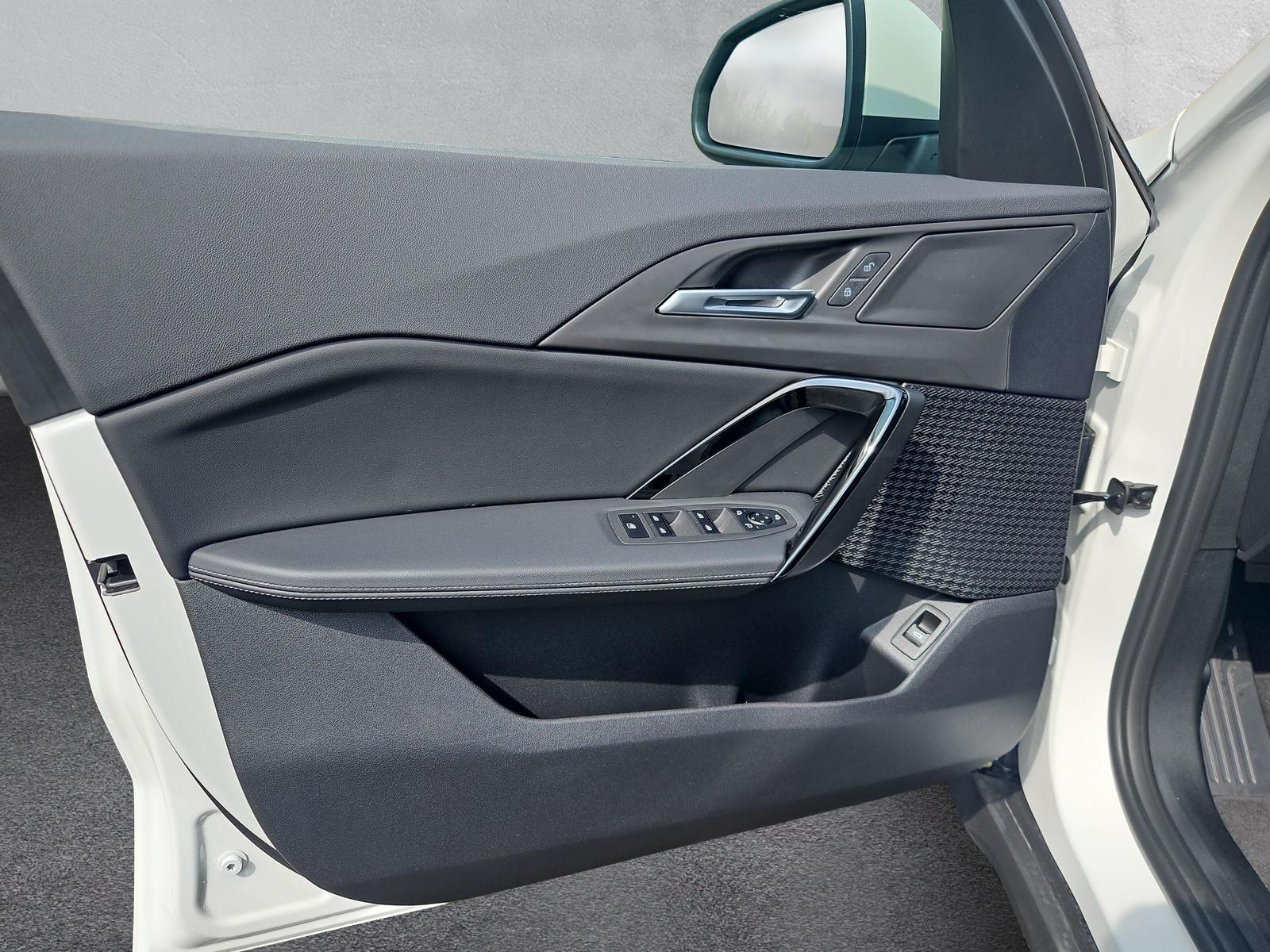 BMW iX1 20 eDrive U11 (CH) AHK 📍 ** Action Leasing à 2.88% Jusqu'au 30.09.2026 **-image-16