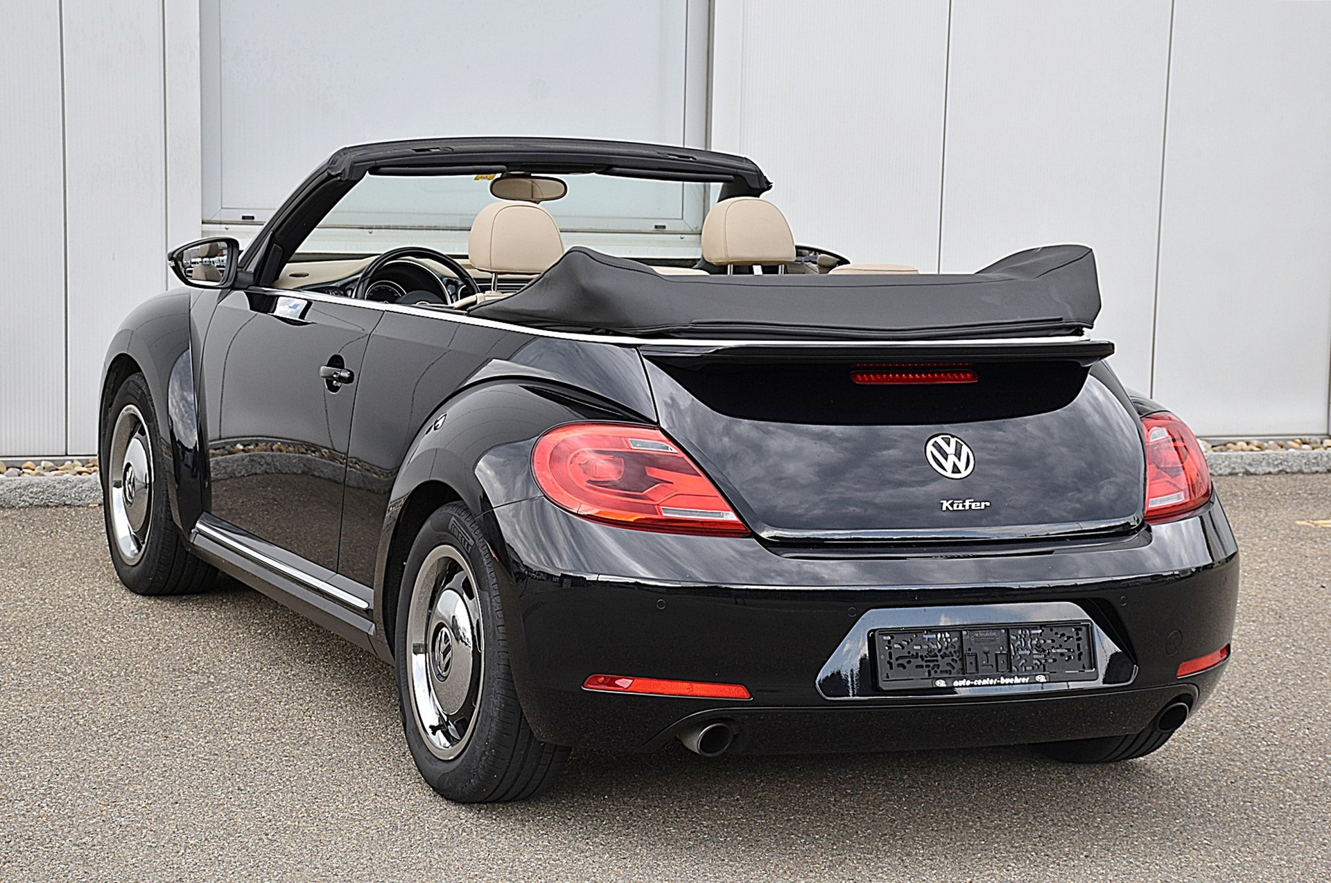 VW Beetle Cabrio 2.0 TSI BMT Sport Classic DSG-image-4