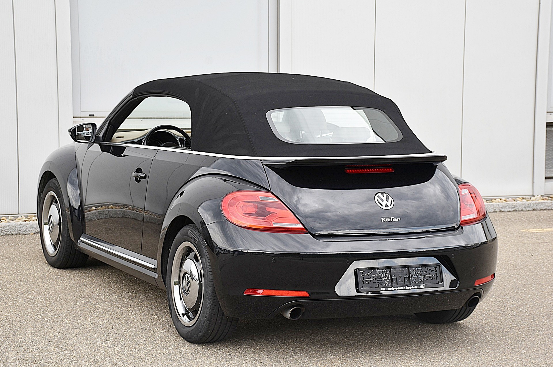 VW Beetle Cabrio 2.0 TSI BMT Sport Classic DSG-image-5