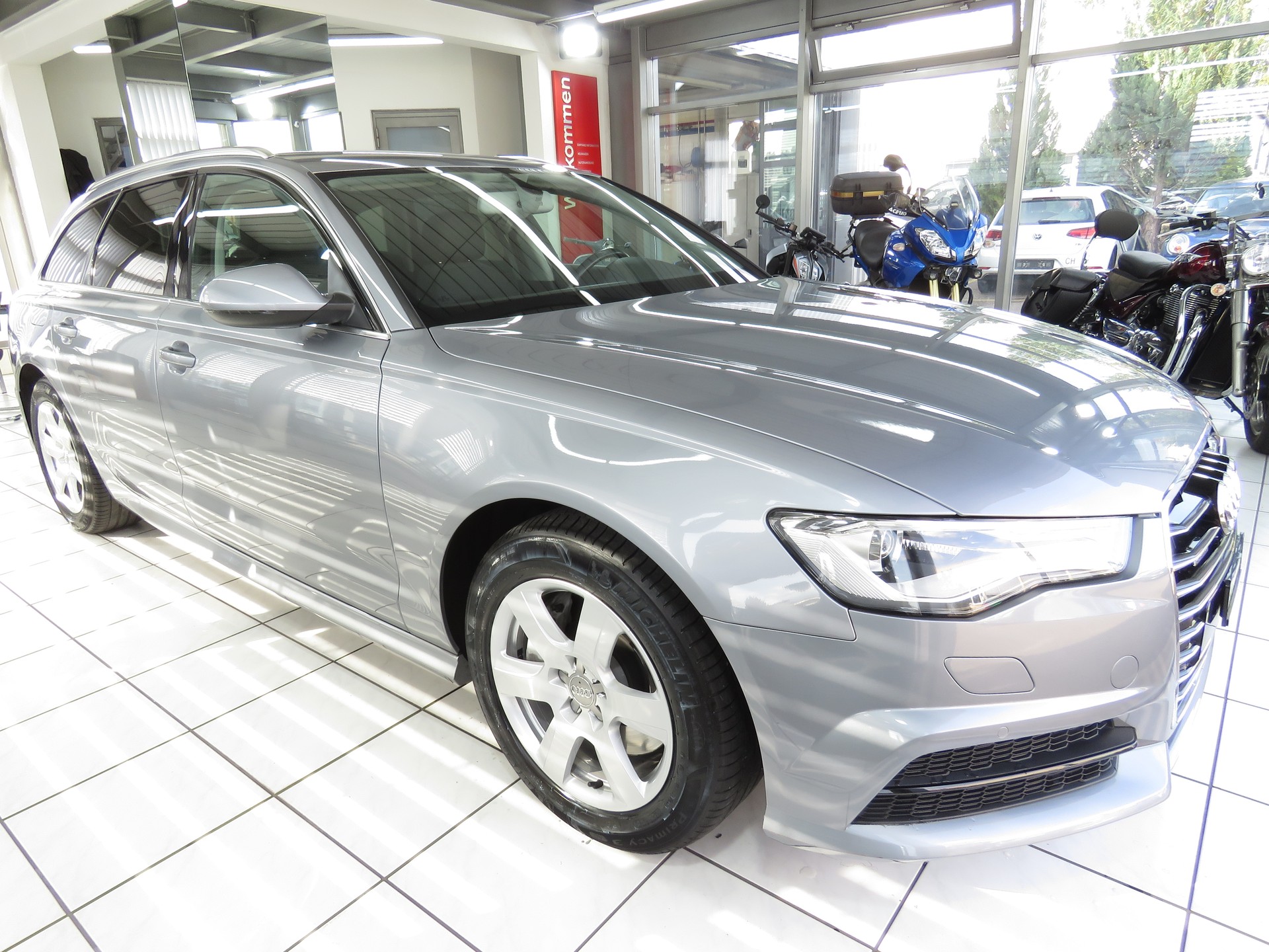 AUDI A6 Avant 2.0 TFSI quattro S-tronic-image-2