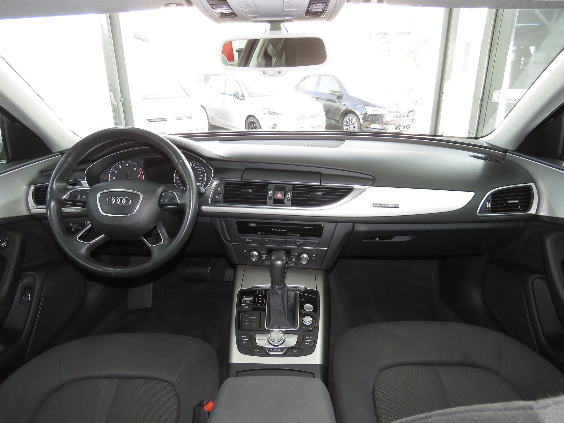 AUDI A6 Avant 2.0 TFSI quattro S-tronic-image-13