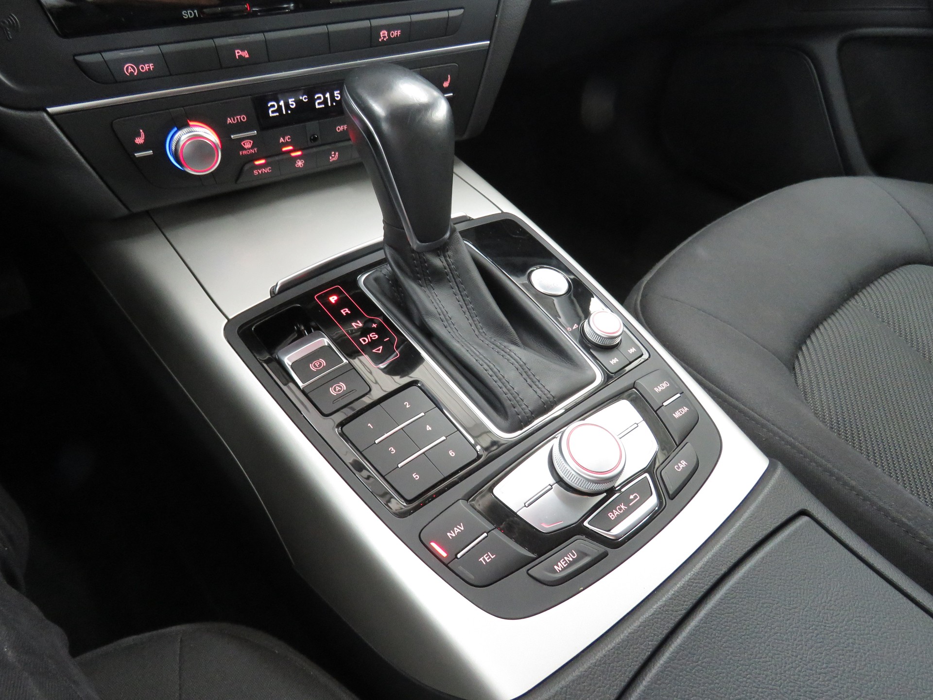 AUDI A6 Avant 2.0 TFSI quattro S-tronic-image-14