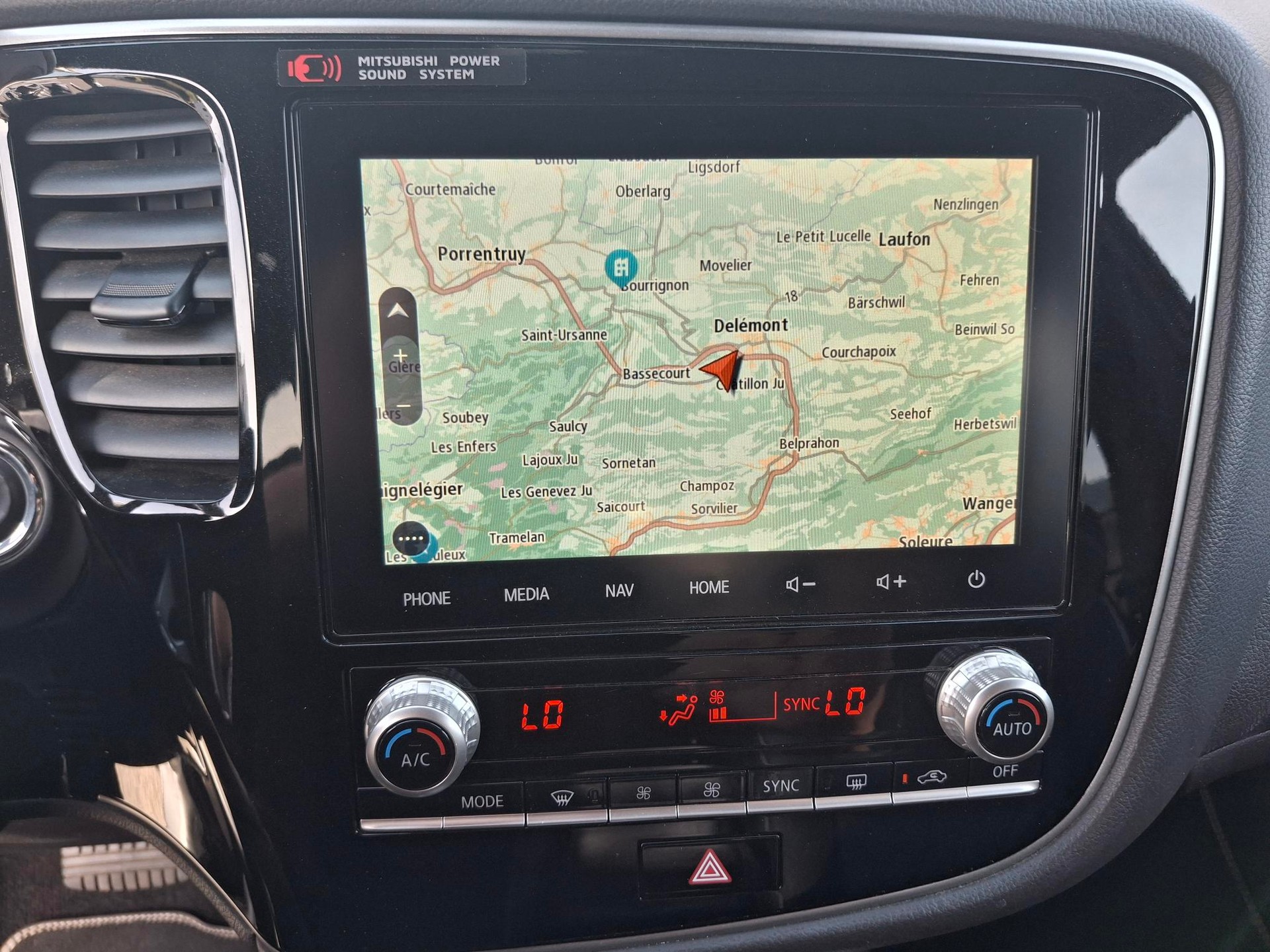 MITSUBISHI Outlander 2.4 PHEV Diamond 4WD Automatic-image-11