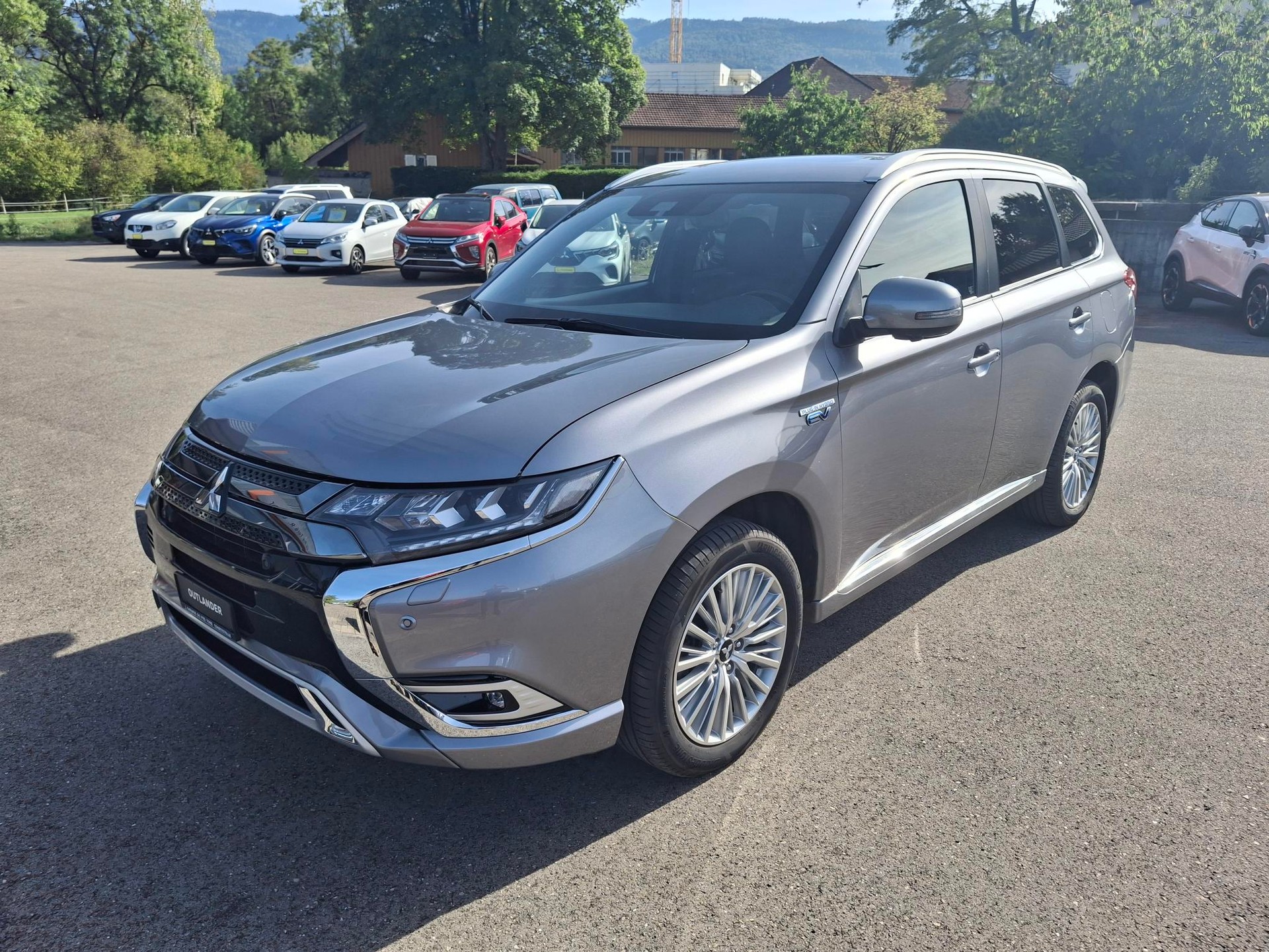 MITSUBISHI Outlander 2.4 PHEV Diamond 4WD Automatic-image-0