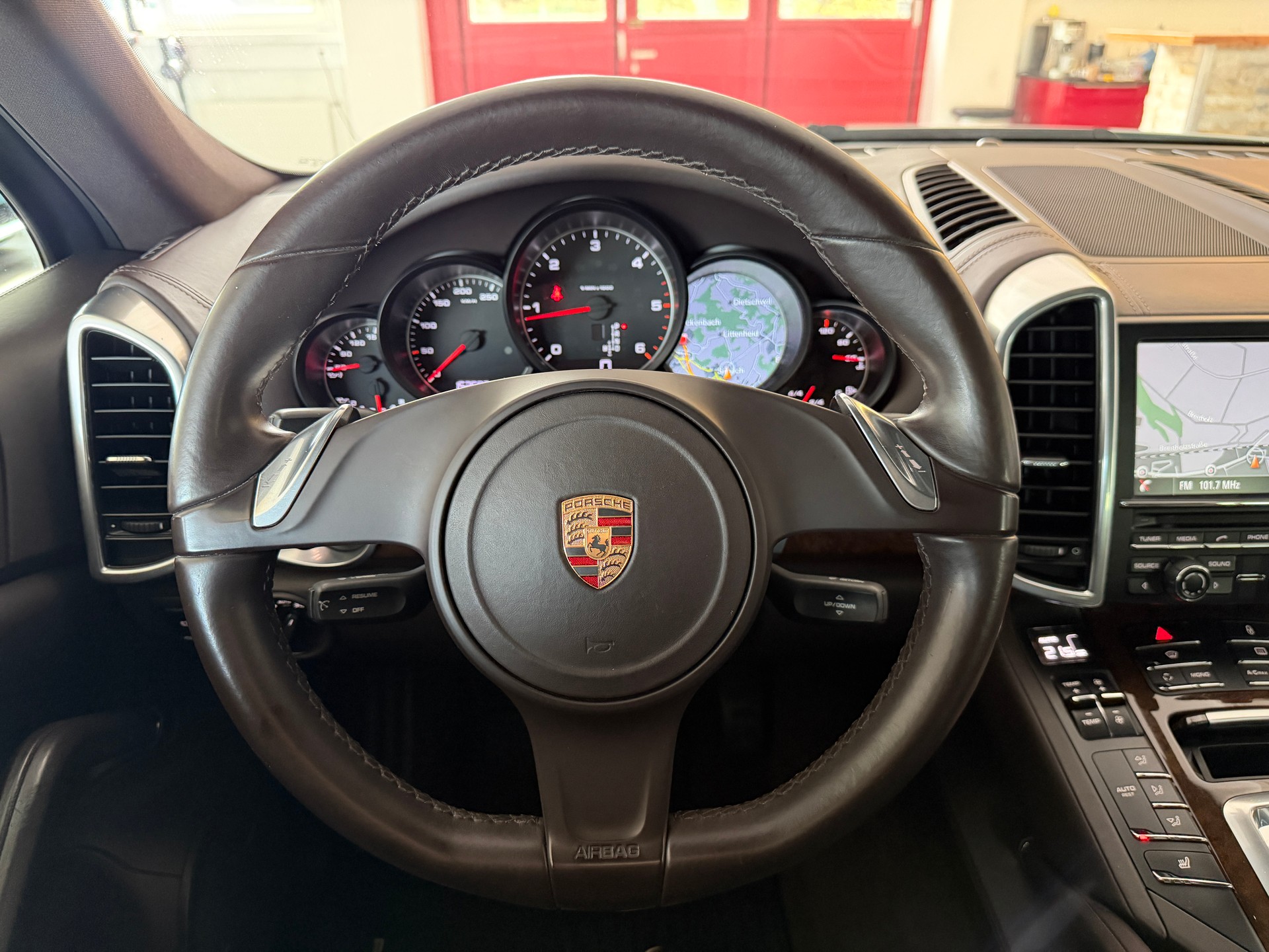 PORSCHE Cayenne Diesel-image-16