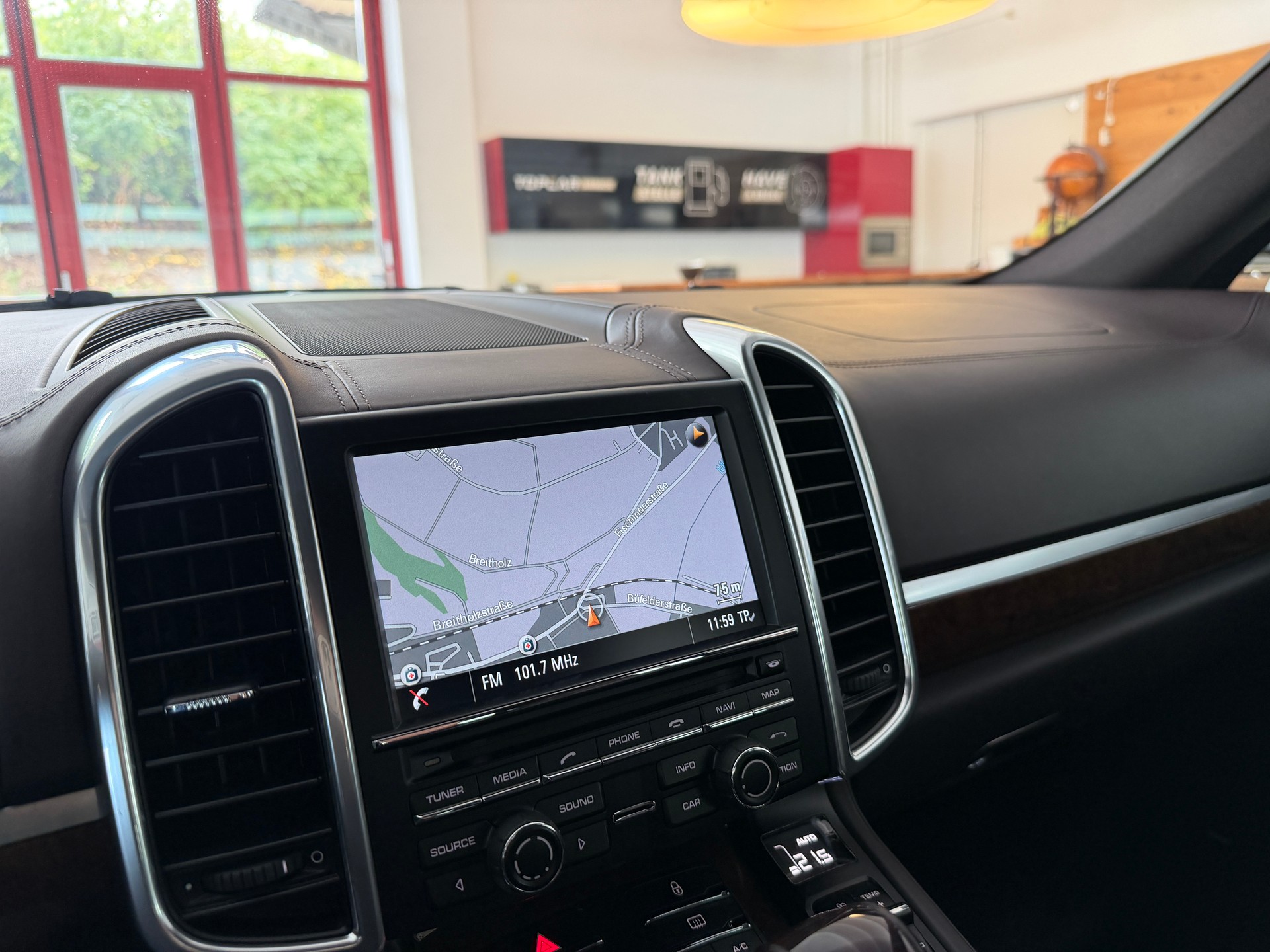 PORSCHE Cayenne Diesel-image-18