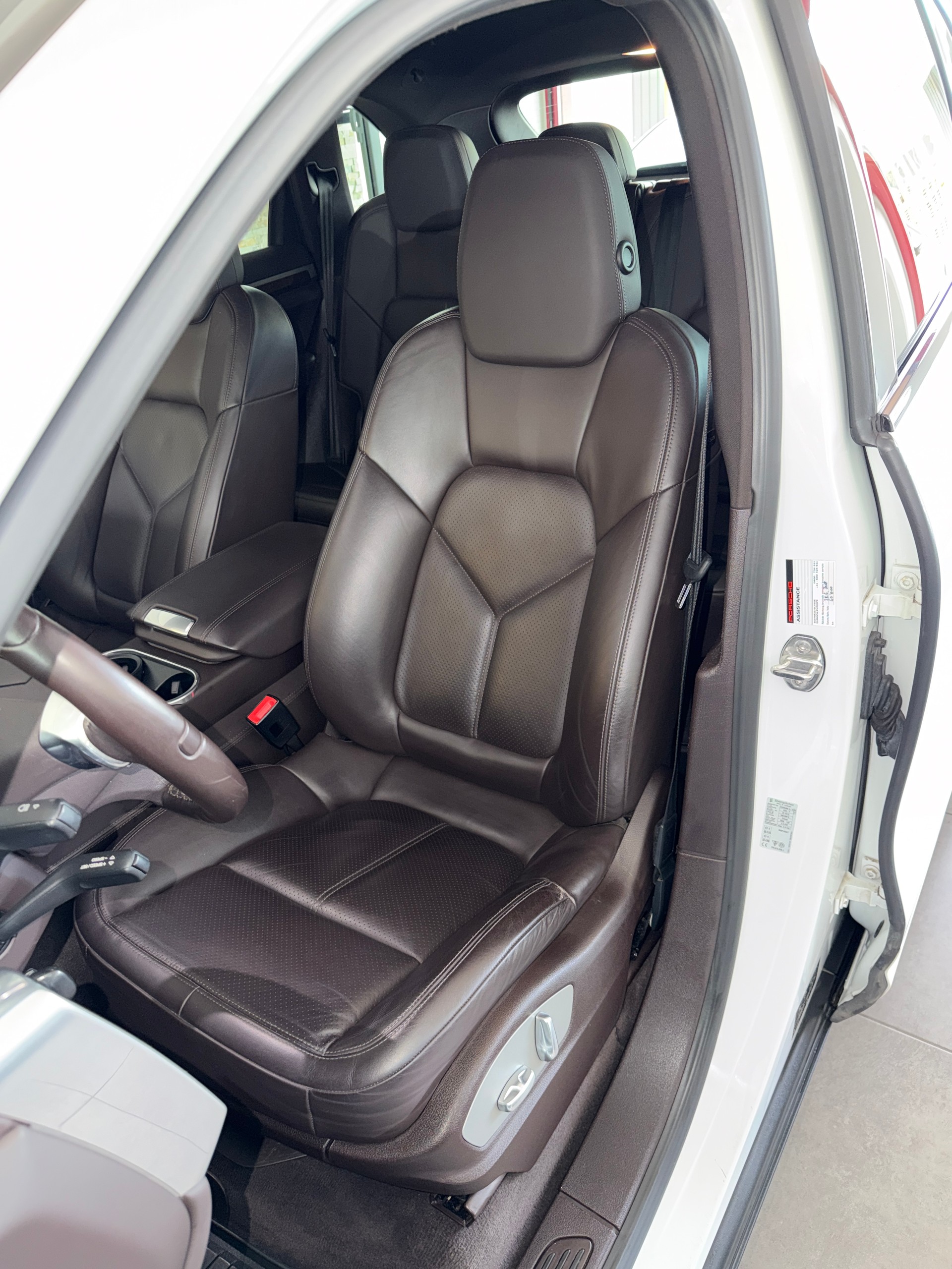 PORSCHE Cayenne Diesel-image-11