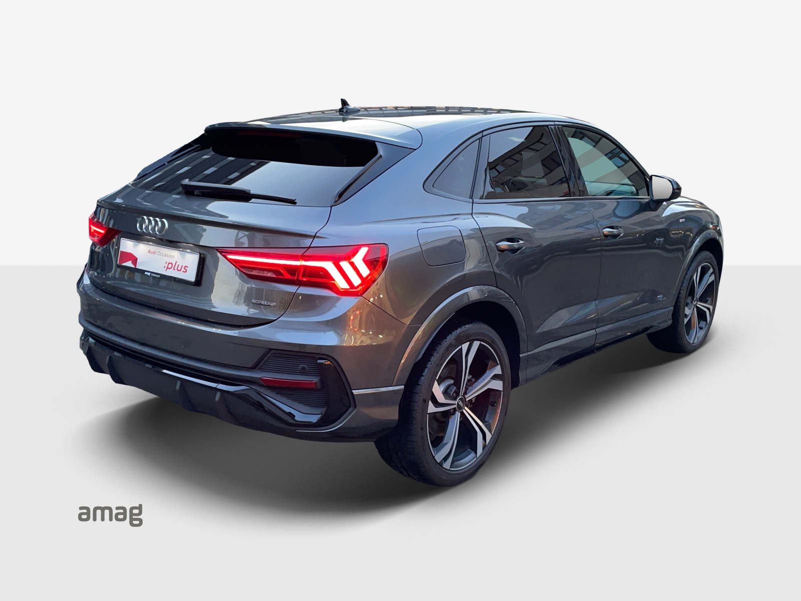 AUDI Q3 Sportback 40 TDI S line Attraction quattro S-tronic-image-3