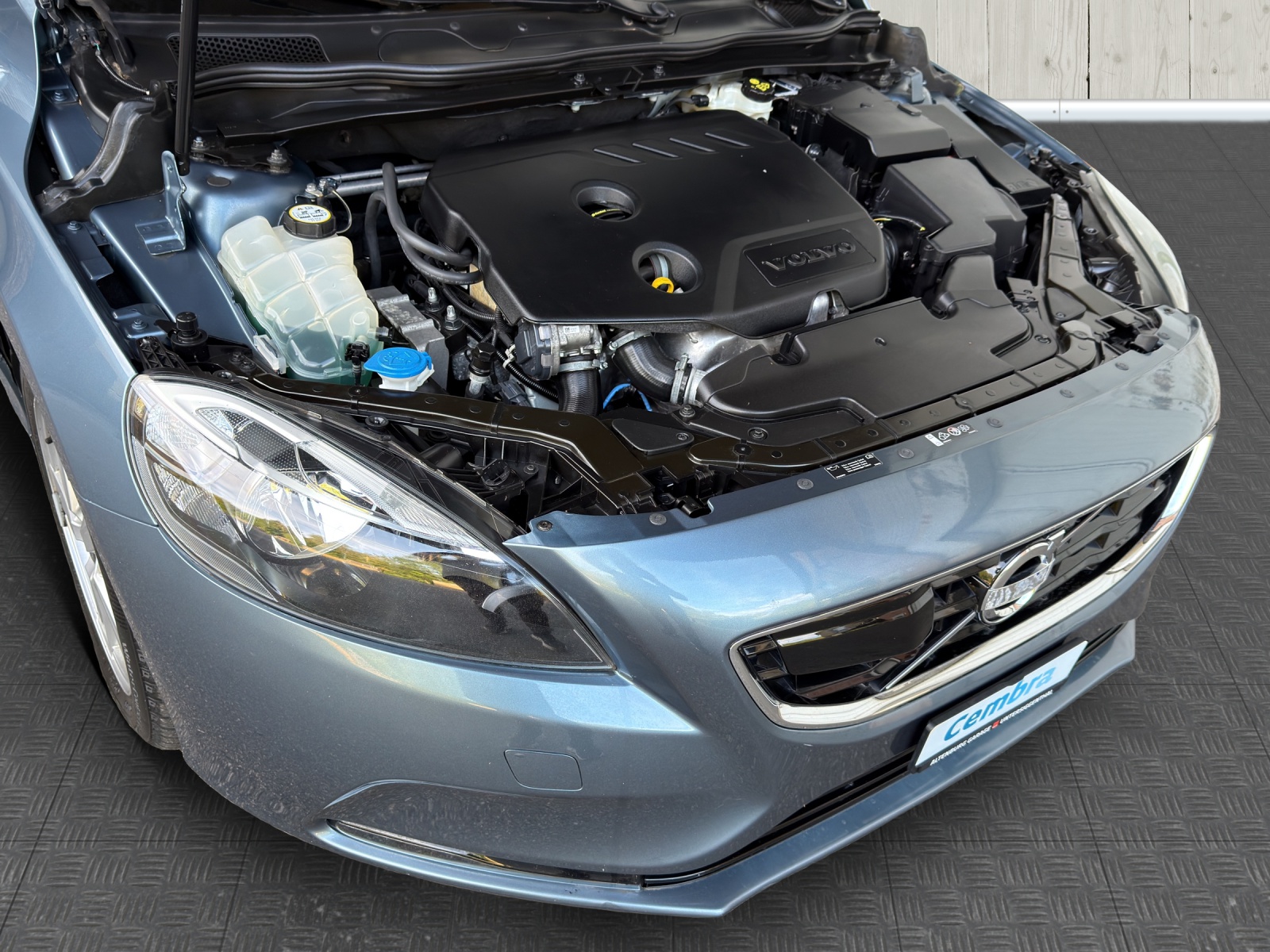 VOLVO V40 D2 Kinetic Powershift-image-15