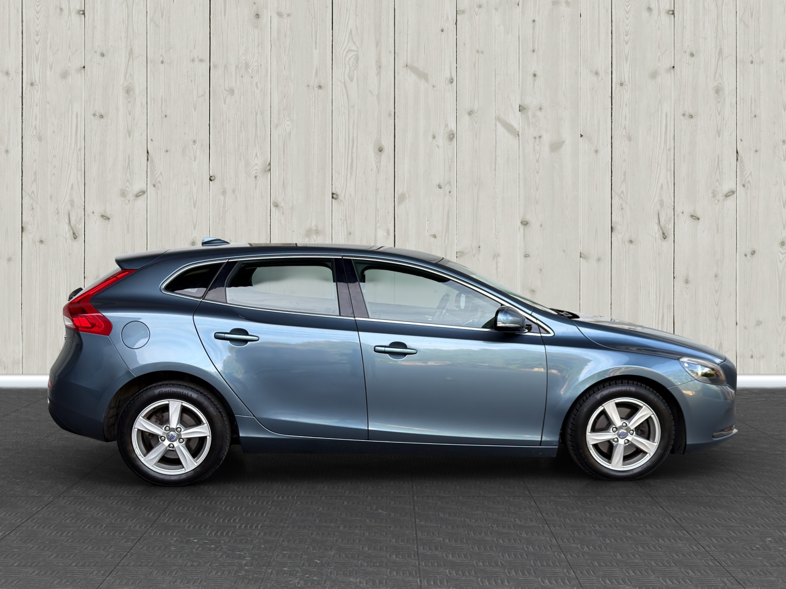 VOLVO V40 D2 Kinetic Powershift-image-7