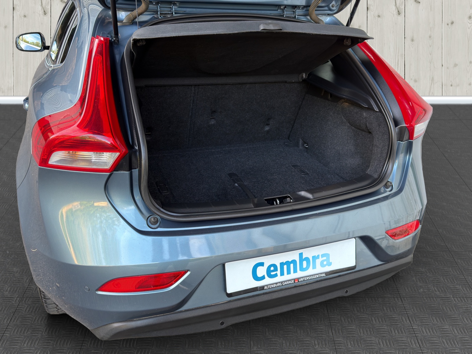 VOLVO V40 D2 Kinetic Powershift-image-14