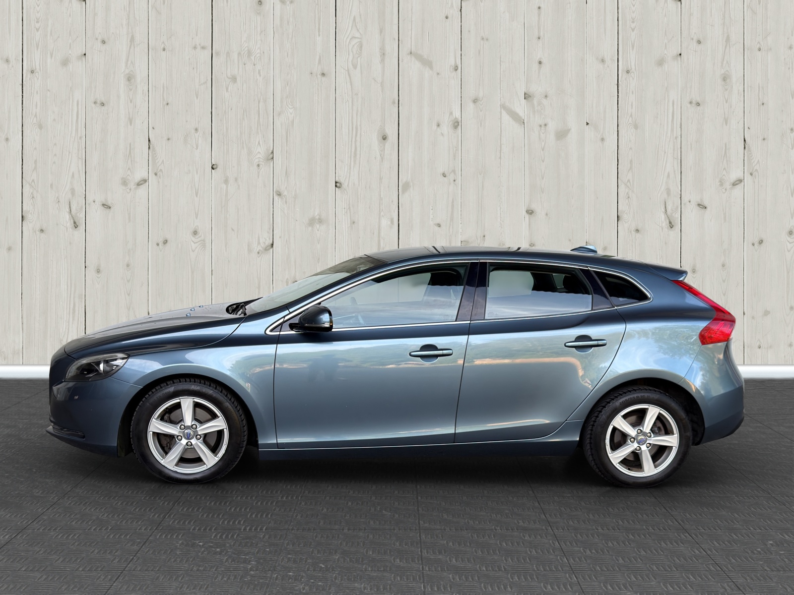 VOLVO V40 D2 Kinetic Powershift-image-3