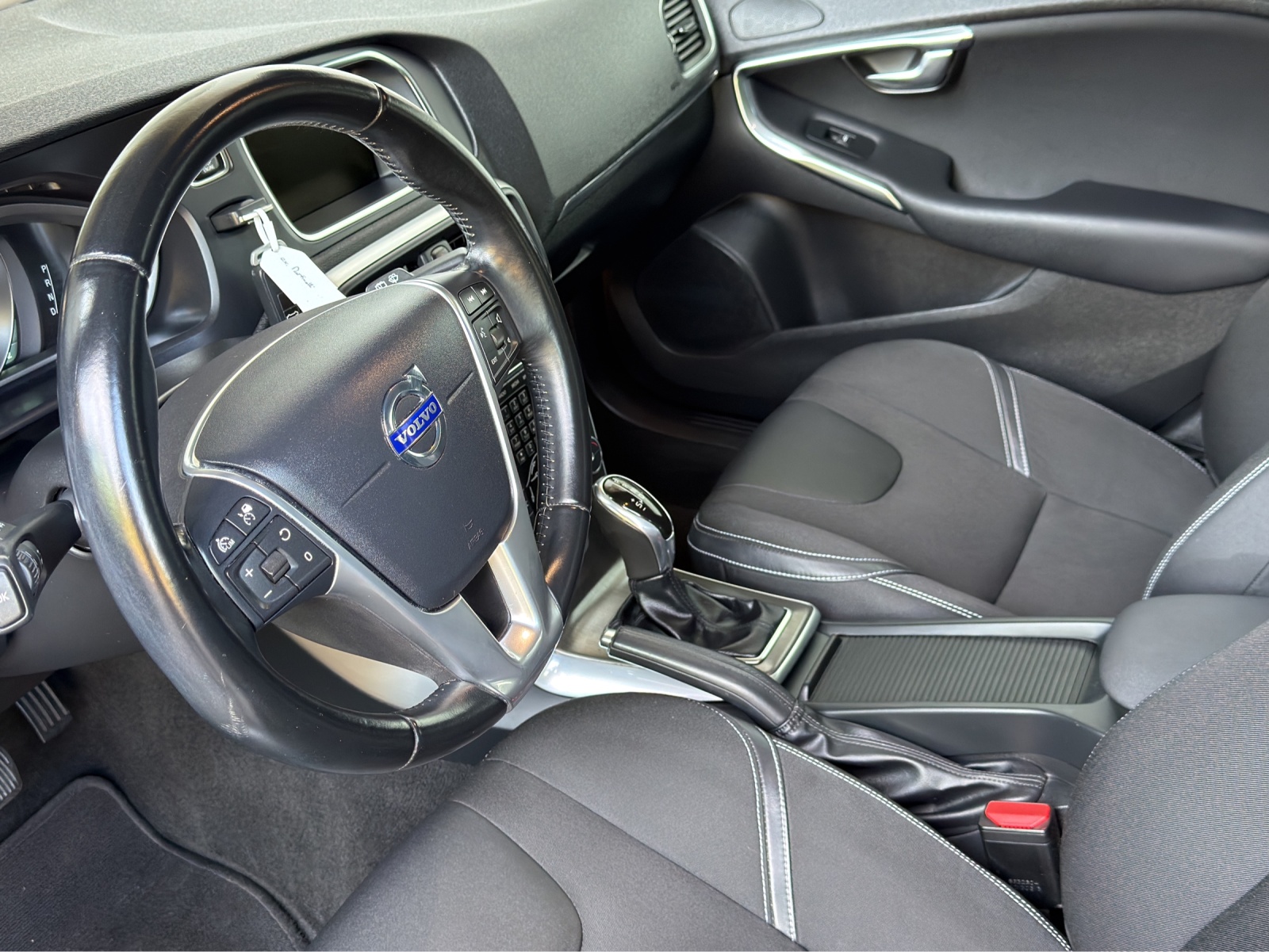 VOLVO V40 D2 Kinetic Powershift-image-10