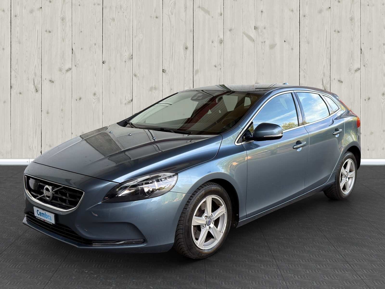 VOLVO V40 D2 Kinetic Powershift-image-2