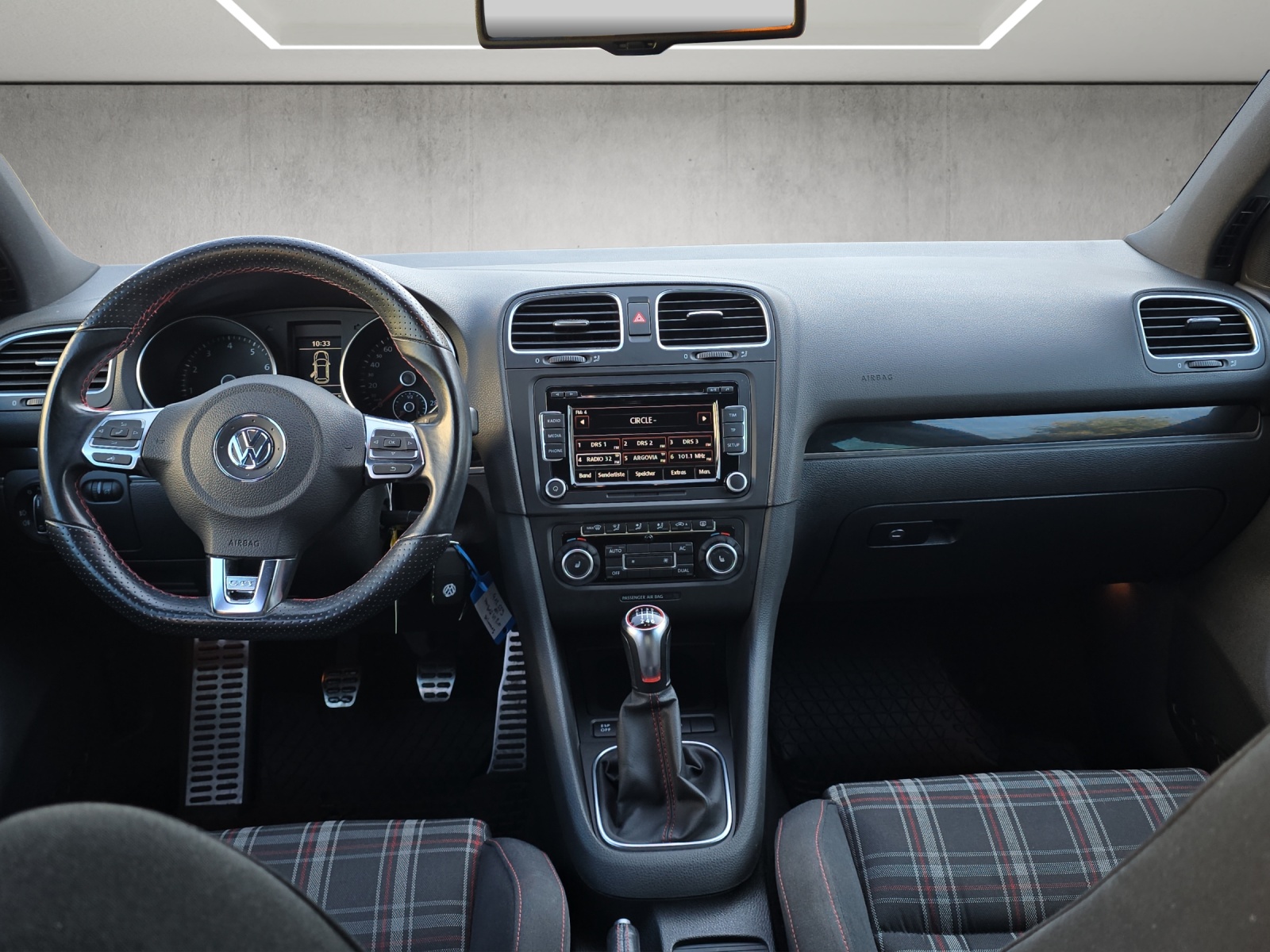 VW Golf 2.0 TSI GTI-image-8