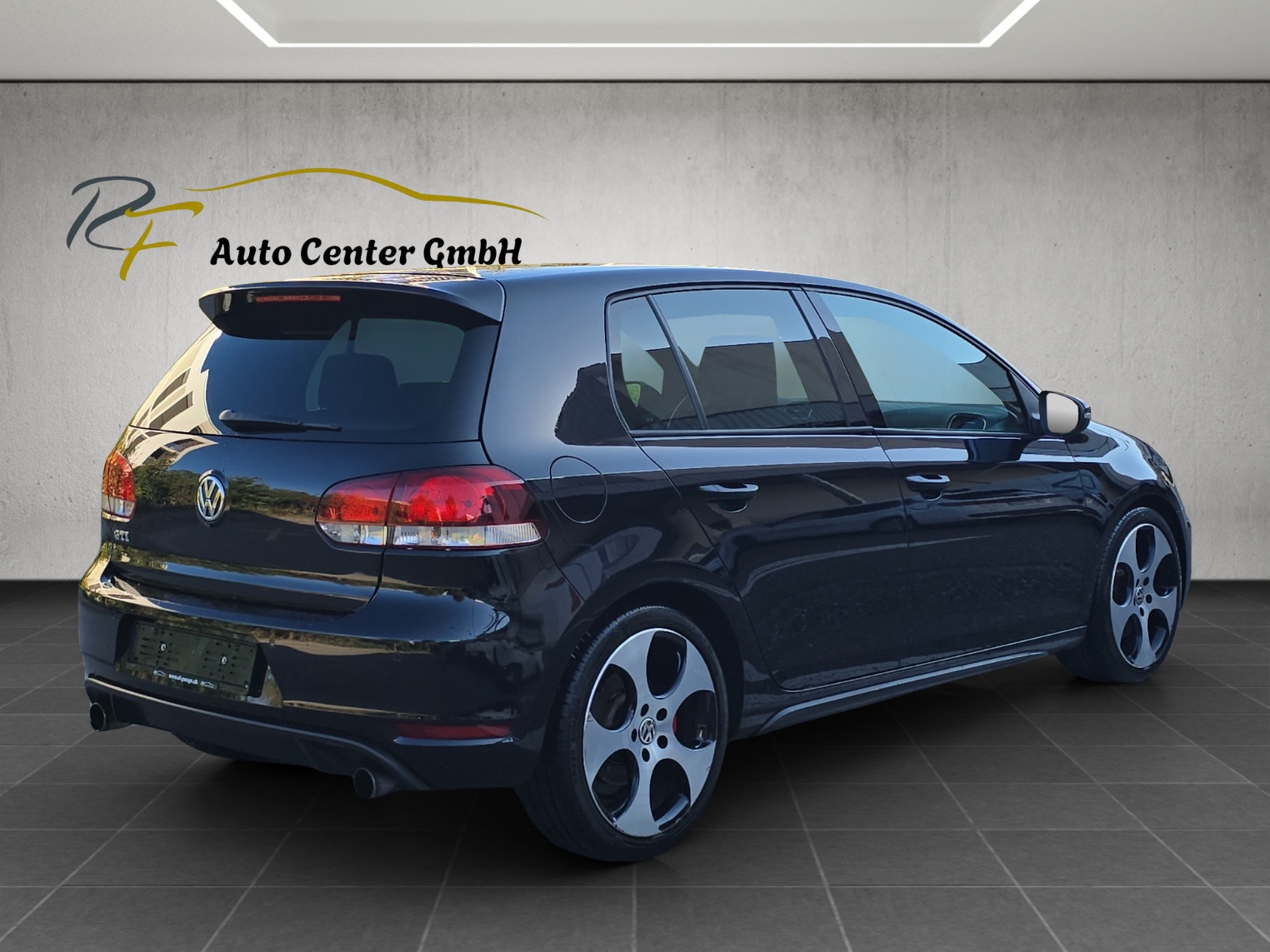VW Golf 2.0 TSI GTI-image-2