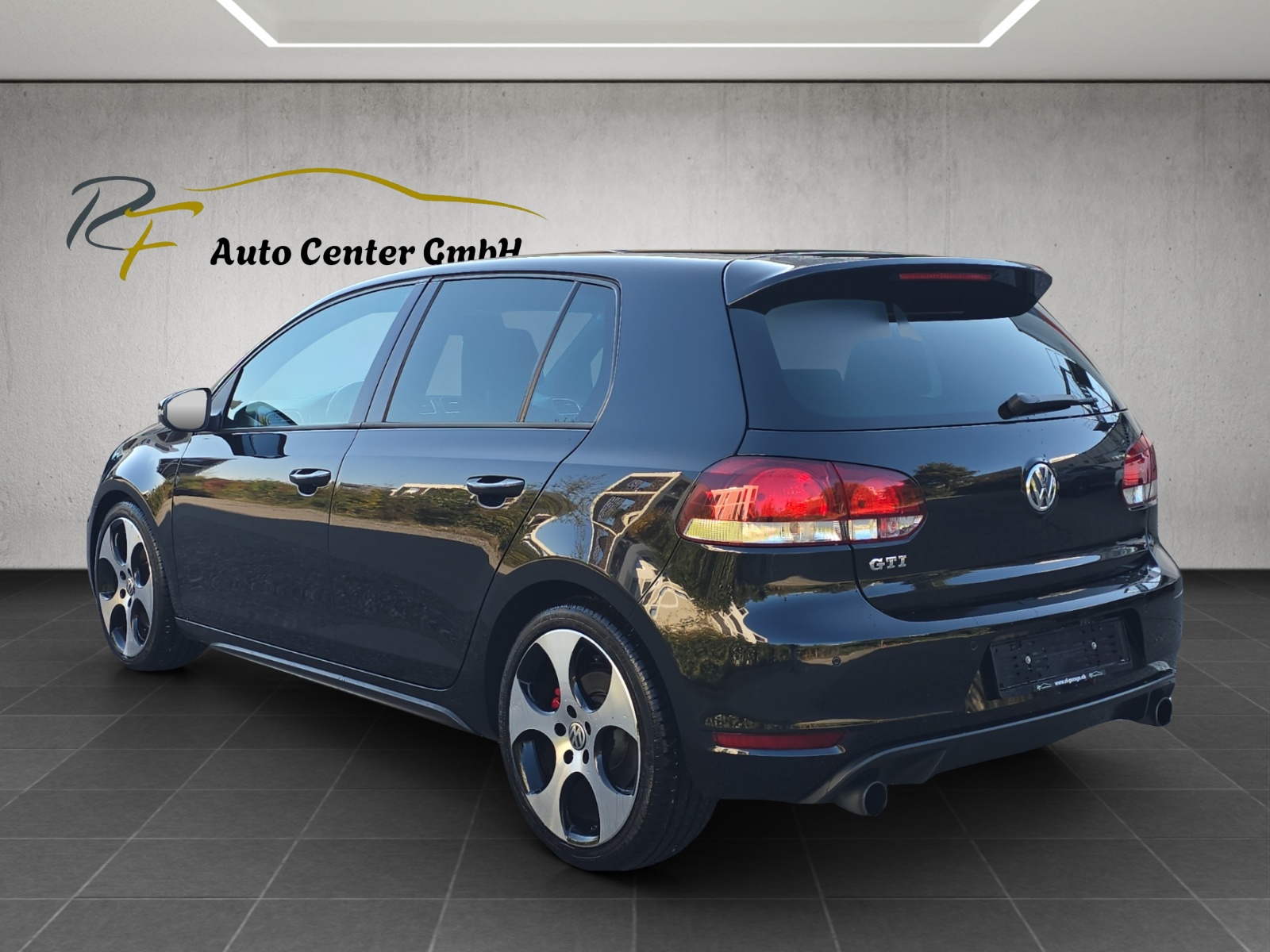 VW Golf 2.0 TSI GTI-image-3