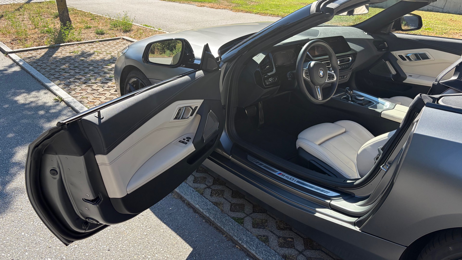 BMW M40i-image-3