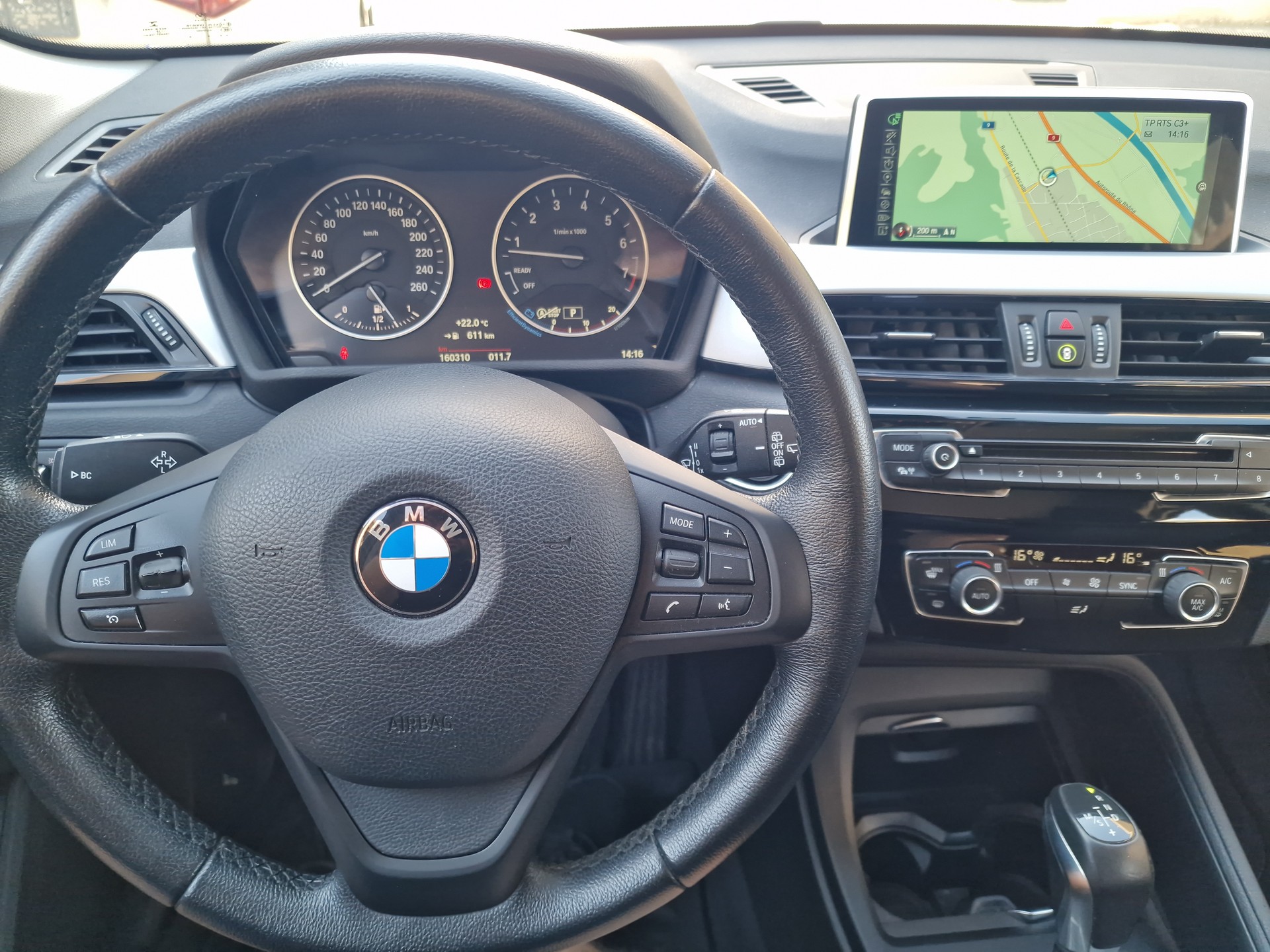 BMW X1 xDrive 20i Steptronic-image-9