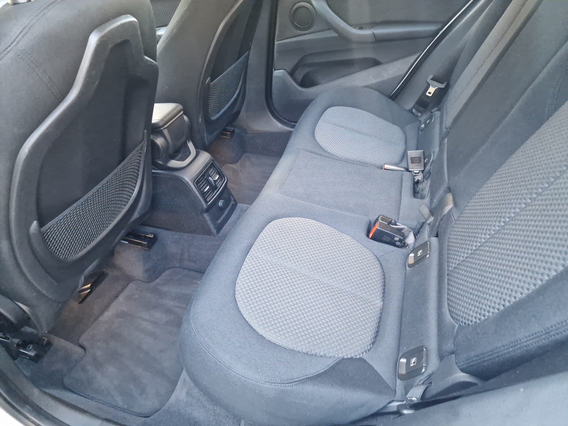BMW X1 xDrive 20i Steptronic-image-8