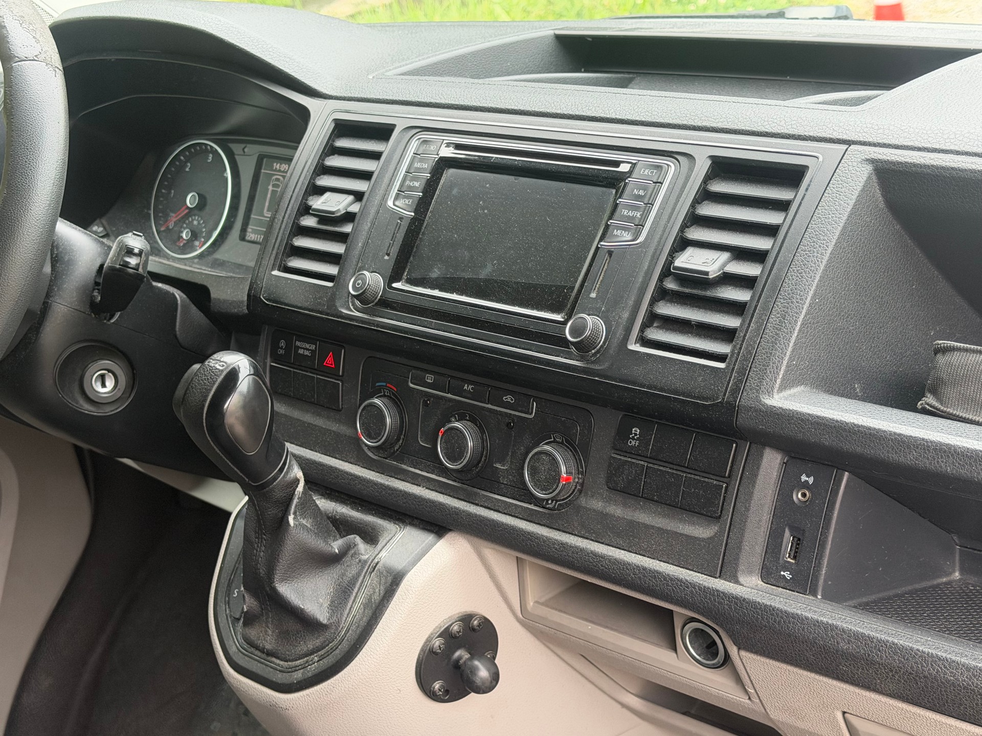VW T6 2.0 Bi-TDI 4Motion DSG-image-7