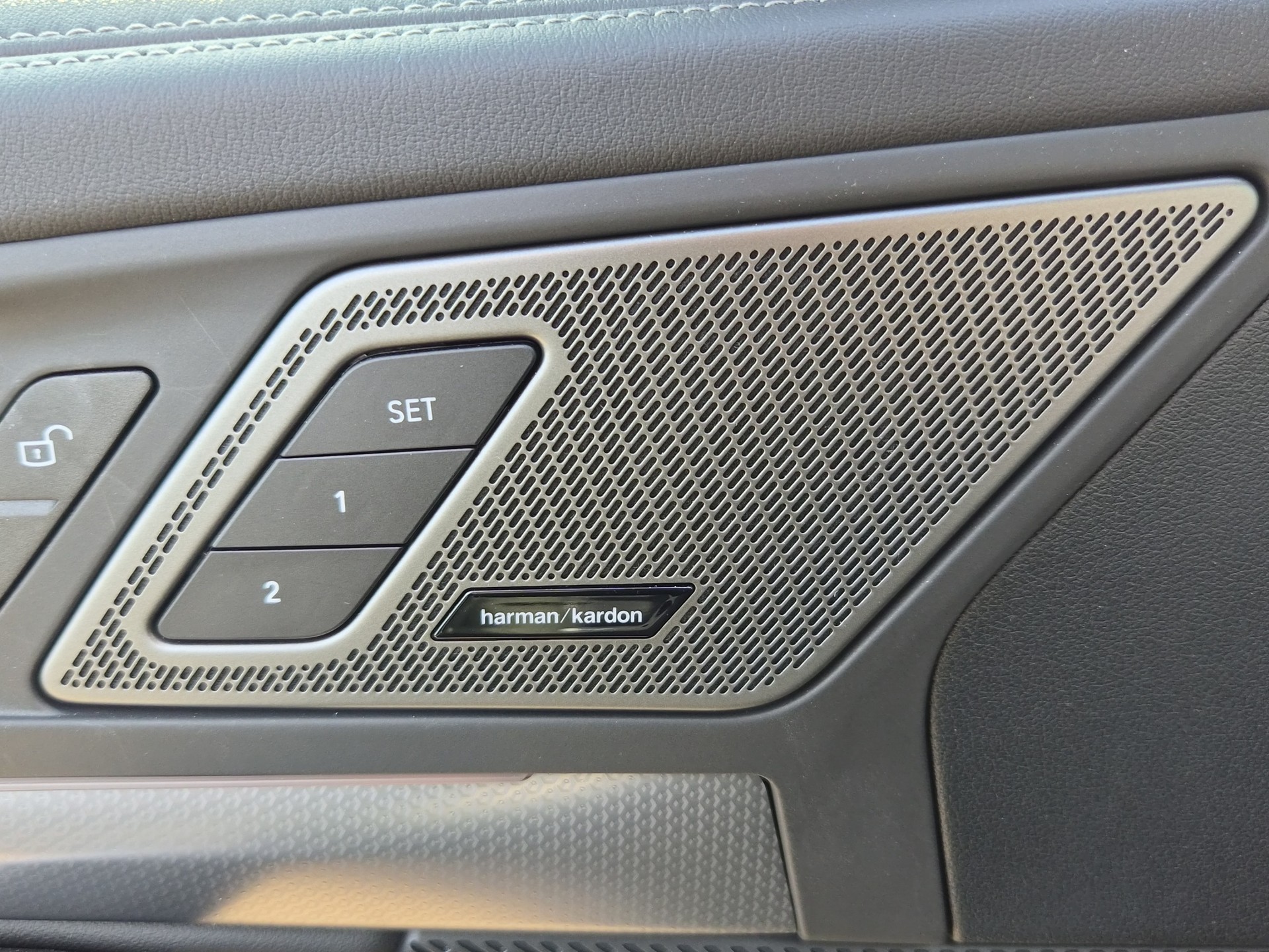 BMW X1 xDrive 30e M Sport-image-24