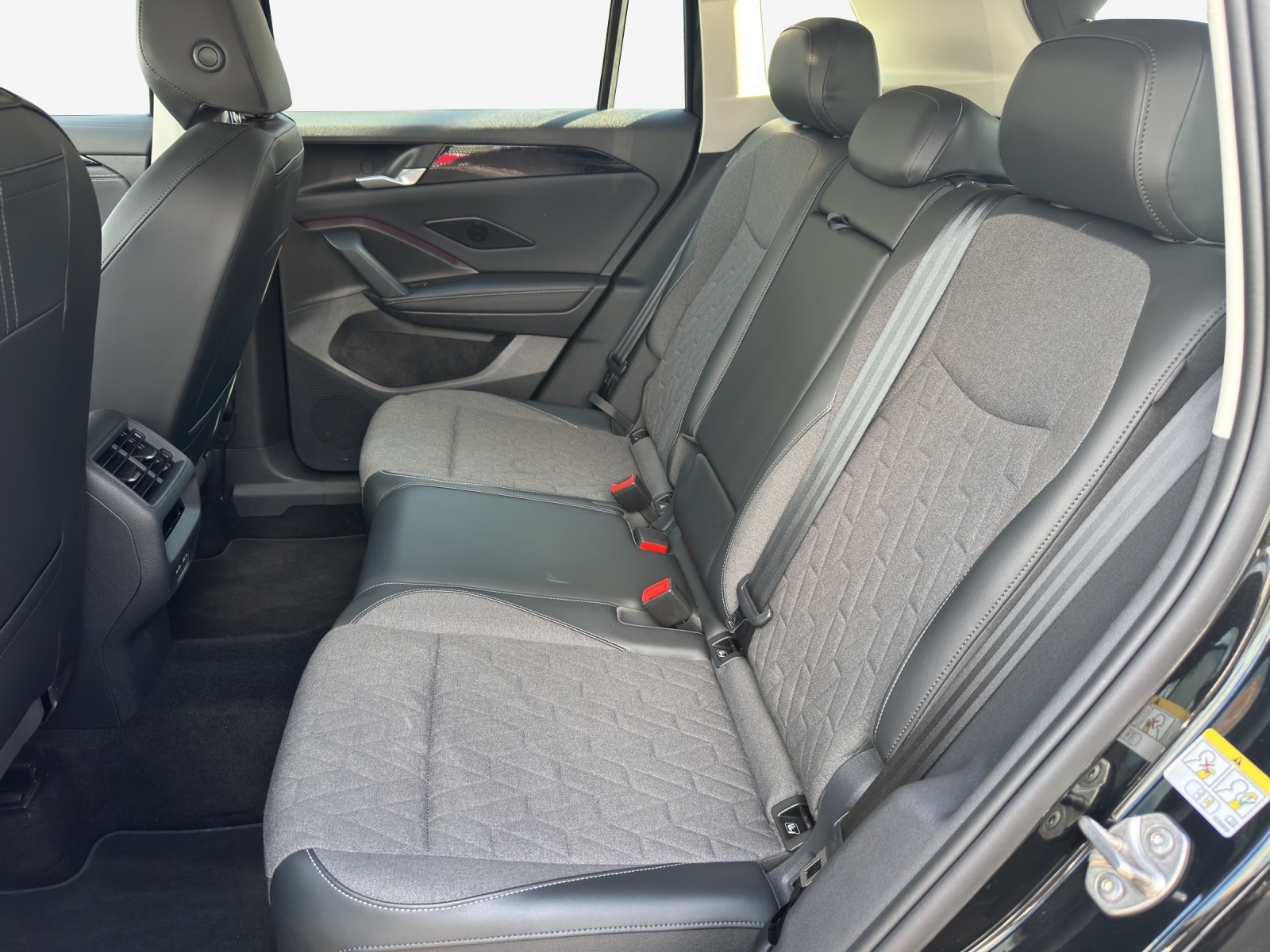 VW Tiguan 2.0 TSI DSG Life 4Motion-image-11