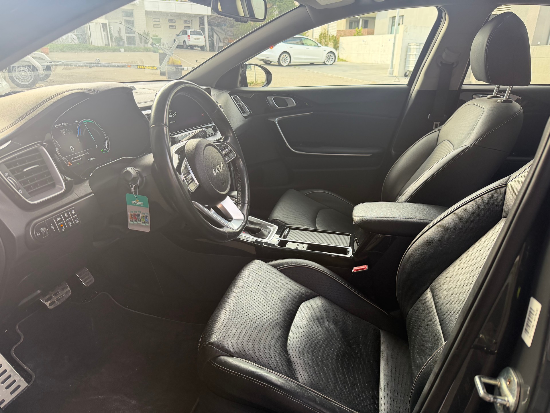 KIA 1.6 GDi Plug-in Hybrid Style-image-6