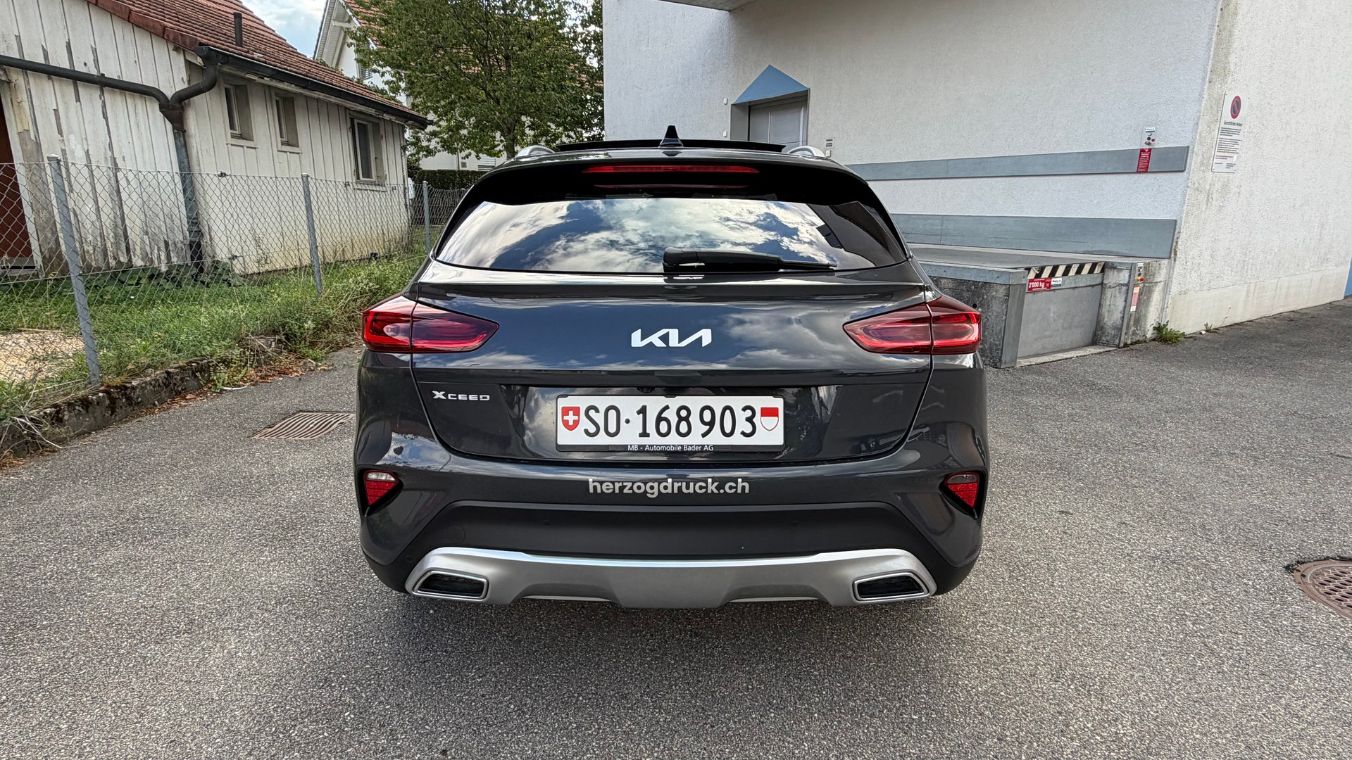 KIA 1.6 GDi Plug-in Hybrid Style-image-1