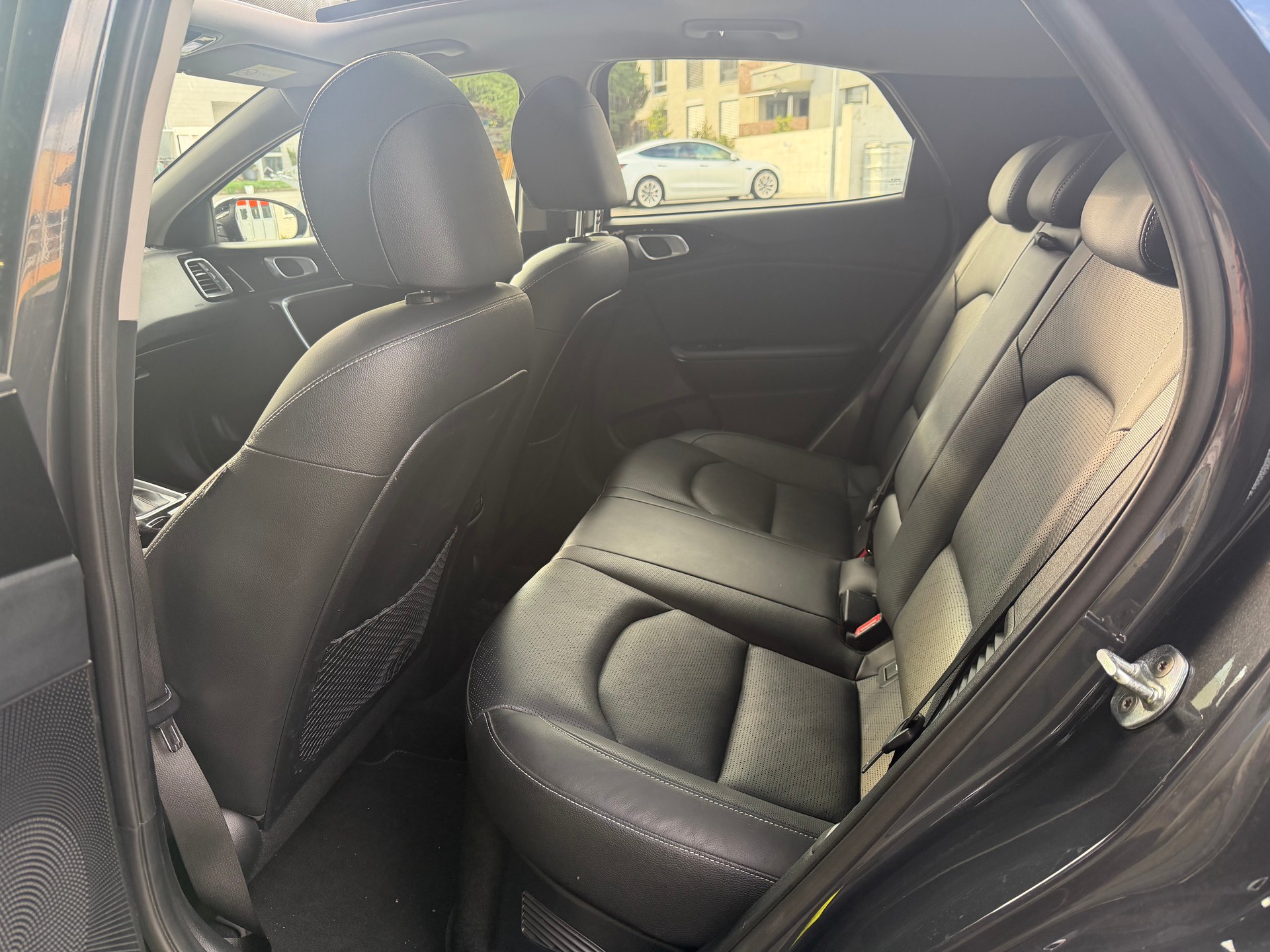 KIA 1.6 GDi Plug-in Hybrid Style-image-7
