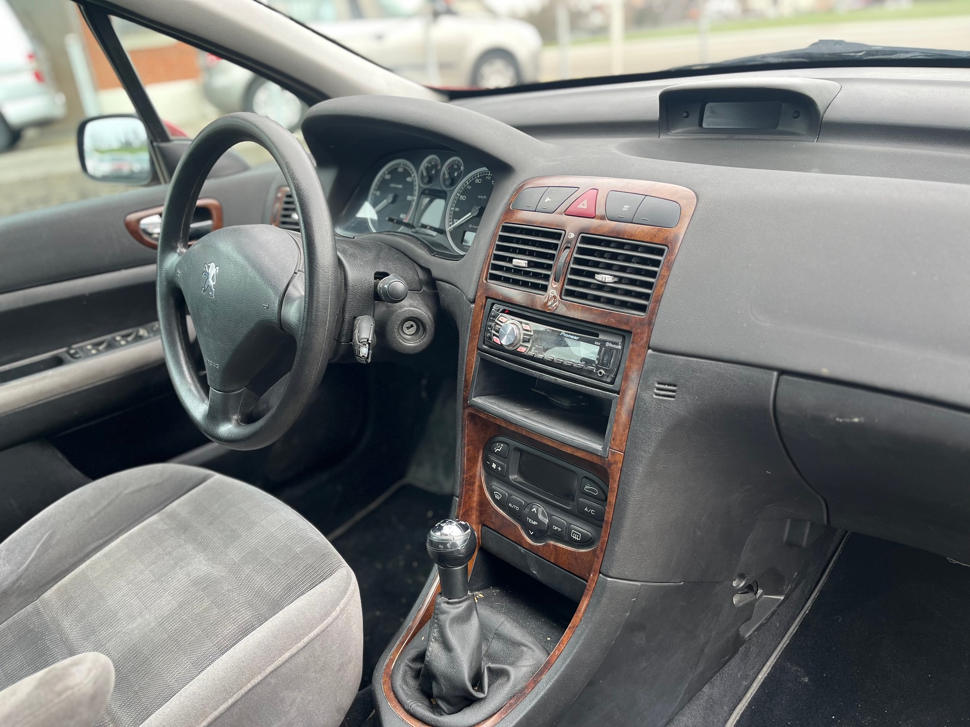 PEUGEOT Limousine Diesel 2.0i Jg:2002 KM:191000 mit Klimaanlage-image-10