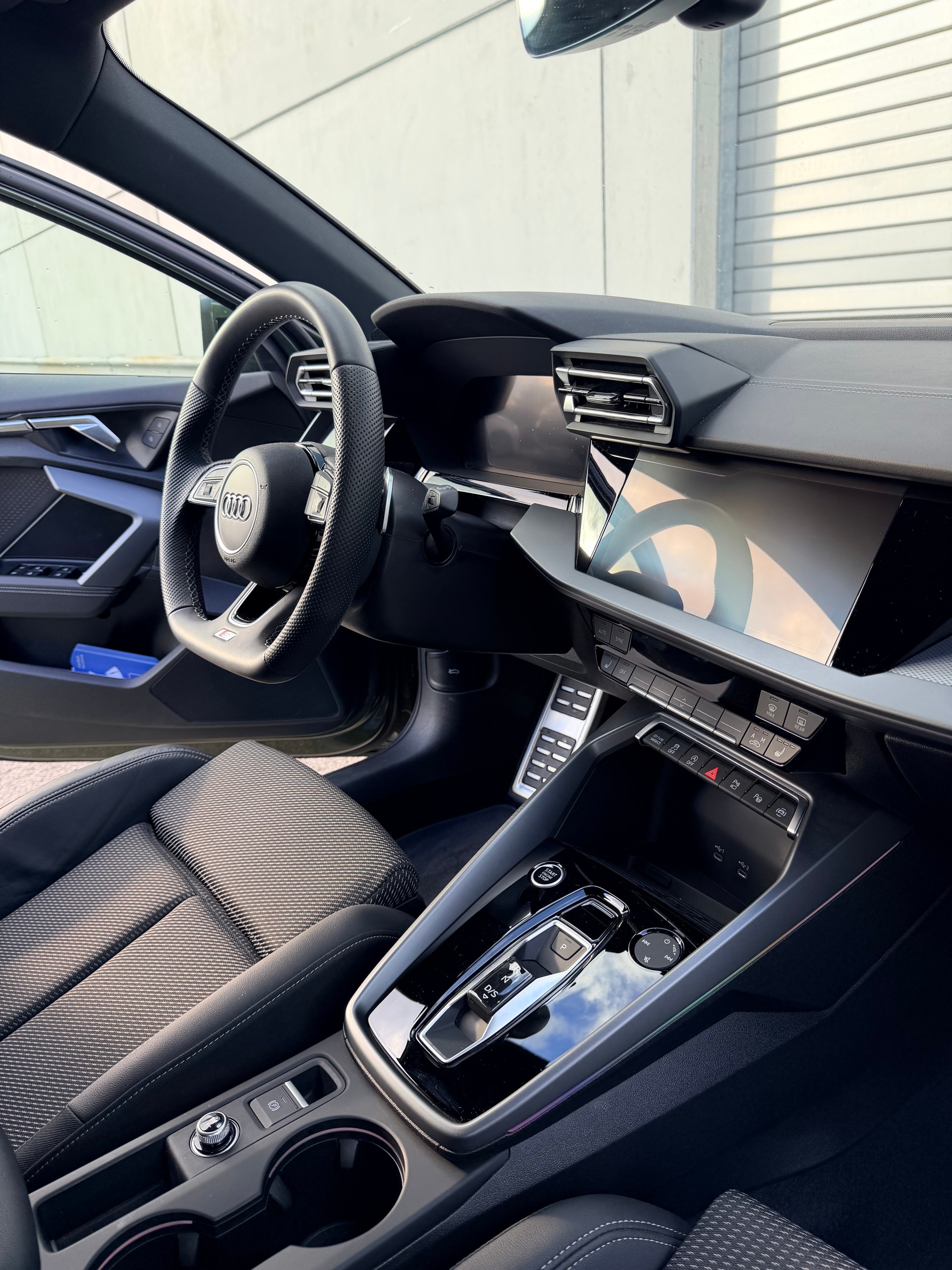 AUDI 1.5 35 TFSI S Line S-Tronic-image-2