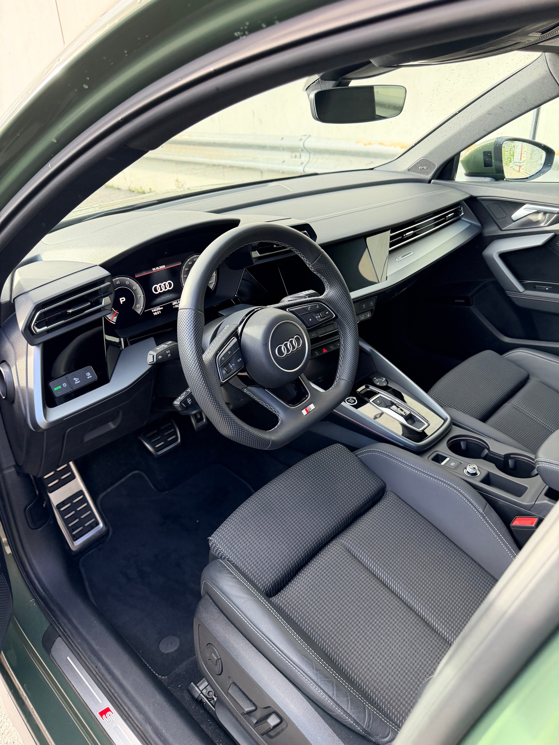 AUDI 1.5 35 TFSI S Line S-Tronic-image-3