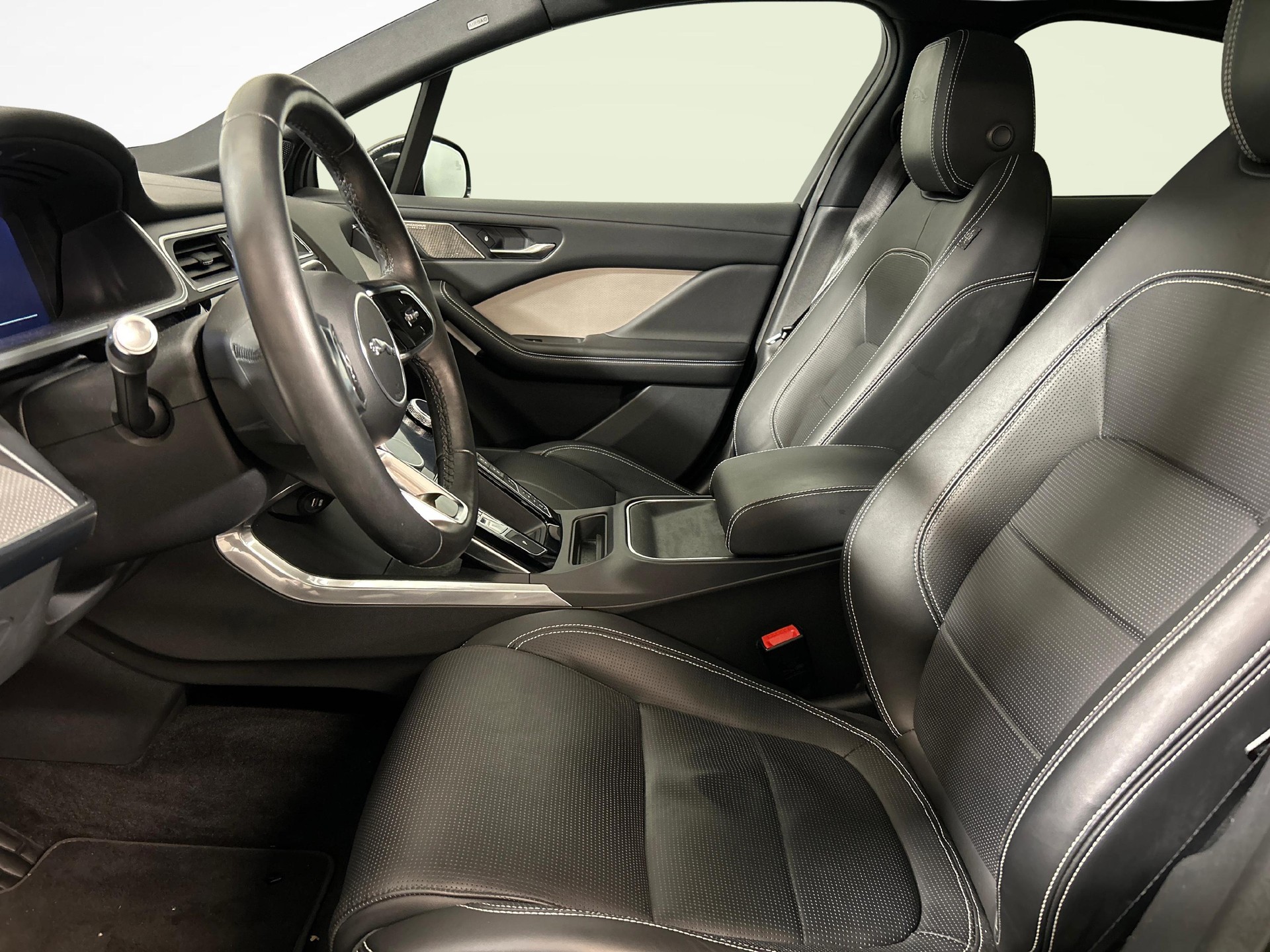 JAGUAR I-Pace EV400 HSE AWD-showroom-element-3