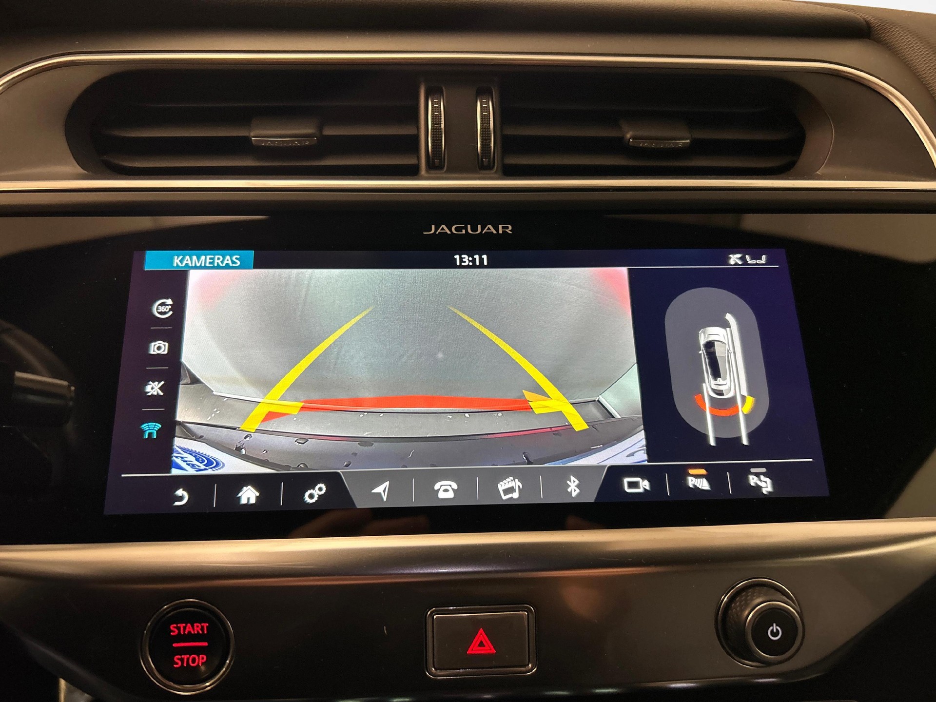 JAGUAR I-Pace EV400 HSE AWD-image-9